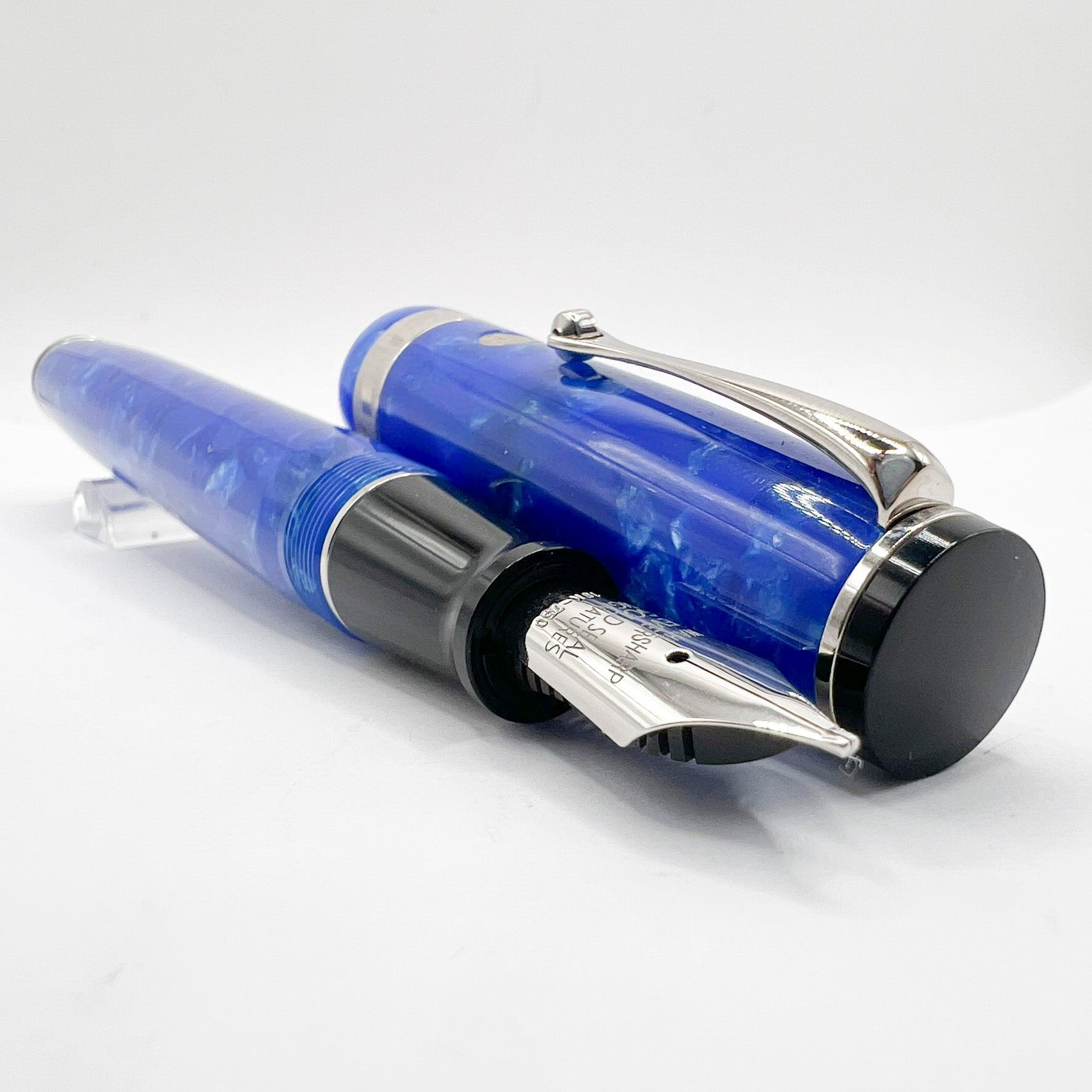 Wahl Eversharp Signature Marbled Blue Fountain Pen - Broad Stub