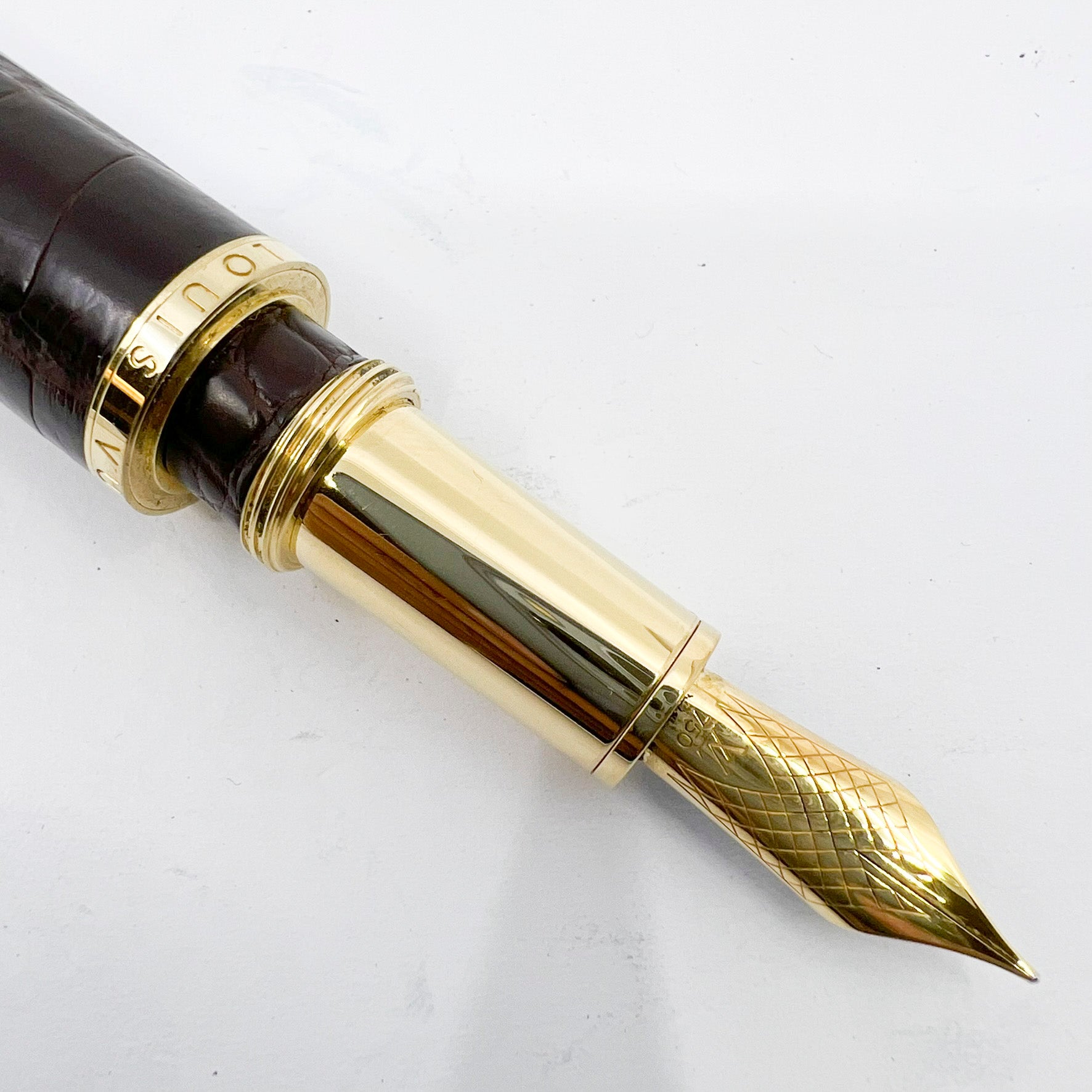 Louis Vuitton Brown Alligator Leather Cargo Fountain Pen - Medium