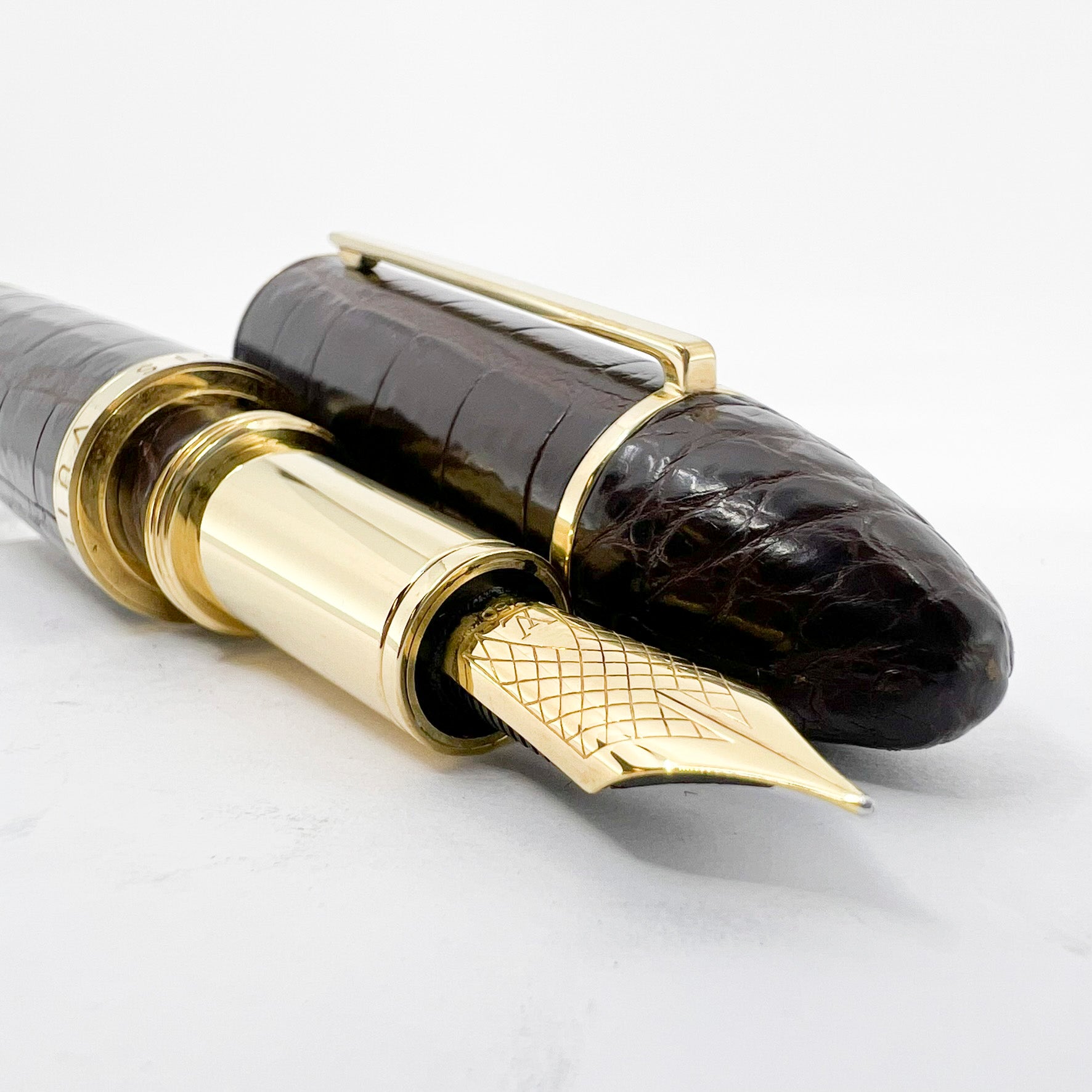 Louis Vuitton Brown Alligator Leather Cargo Fountain Pen - Medium