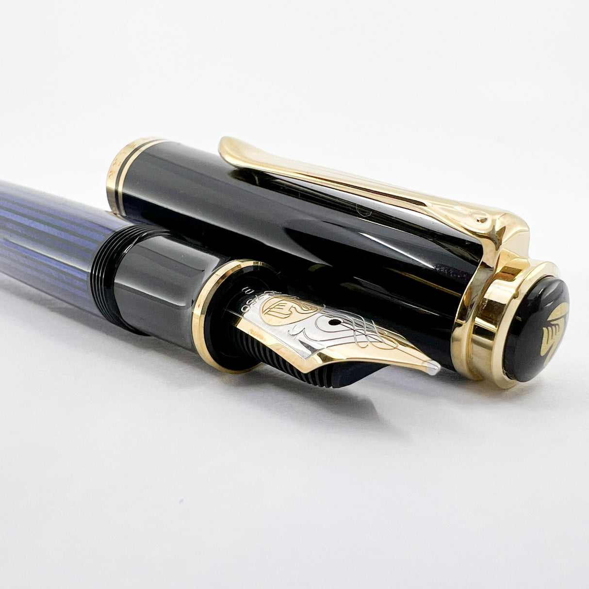 Pelikan Souveran M800 Black Cap/Blue Striped Barrel Fountain Pen - Broad 18kt Gold Nib