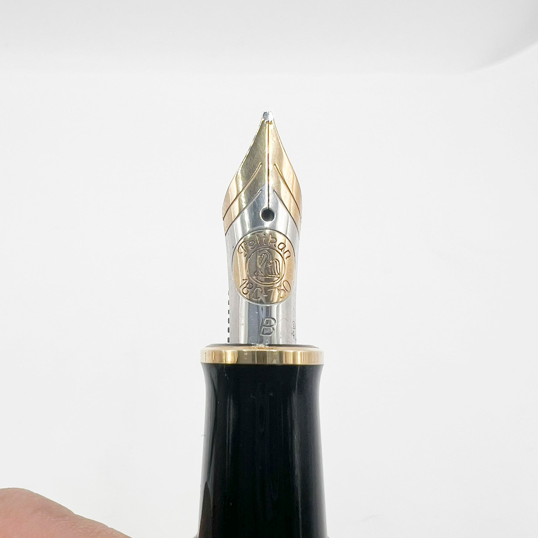 Pelikan M750 Pelikan's 150th Anniversary Fountain Pen - Broad 18C