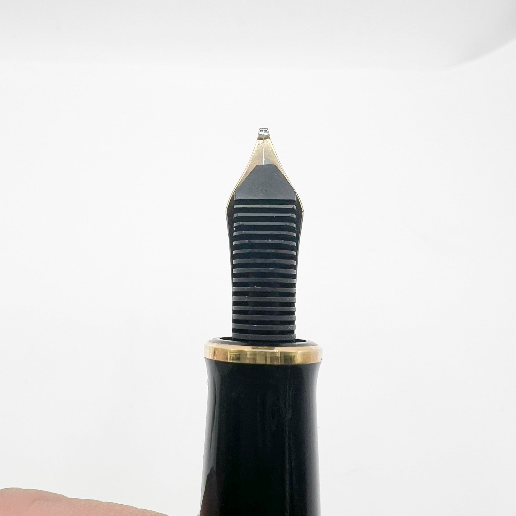 Pelikan M750 Pelikan's 150th Anniversary Fountain Pen - Broad 18C