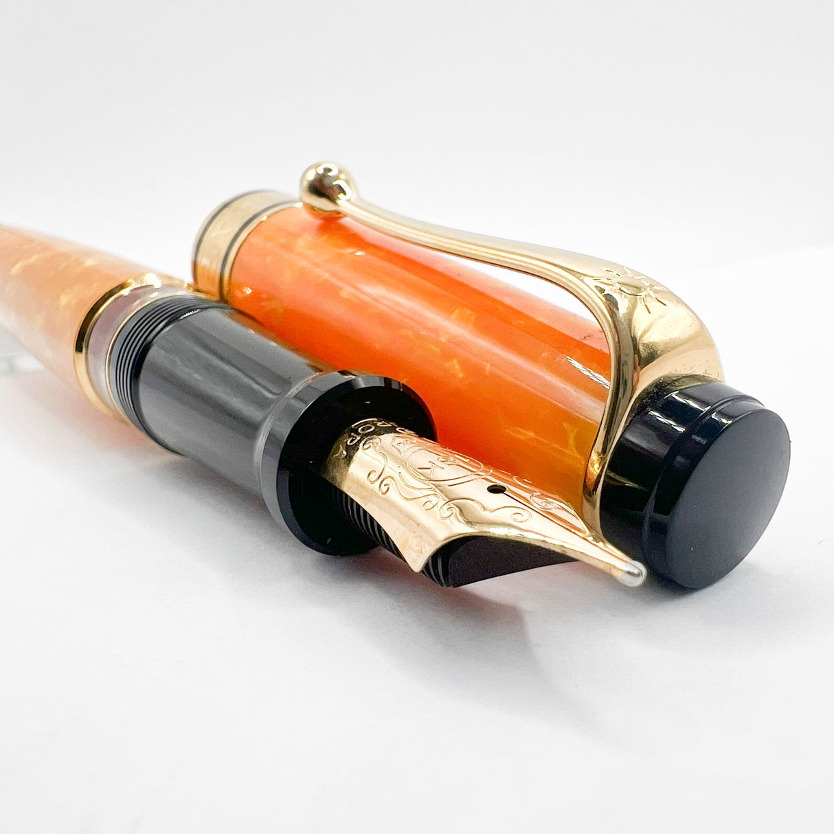 Aurora Optima Marbled Orange Sole Limited Edition Fountain  Pen  - Broad 18kt Gold Nib
