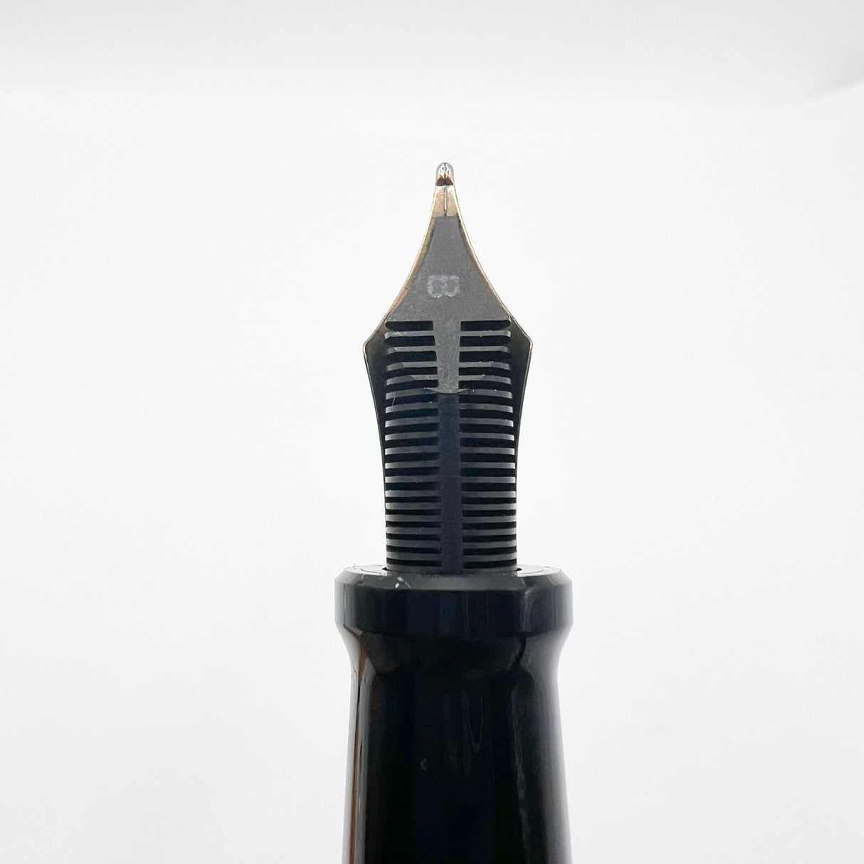 Aurora Optima Marbled Orange Sole Limited Edition Fountain  Pen  - Broad 18kt Gold Nib