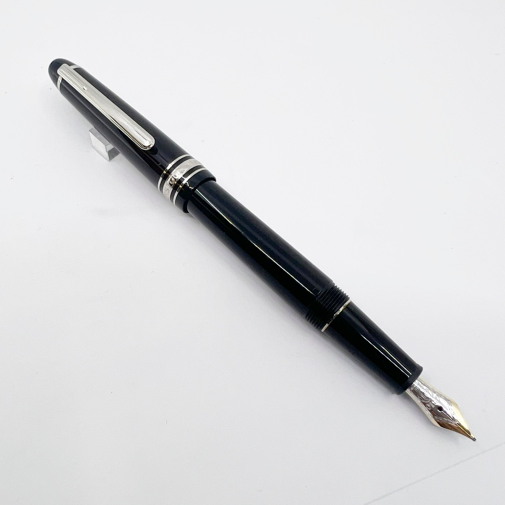 Montblanc P145 Classique Platinum Plated Trim Fountain Pen