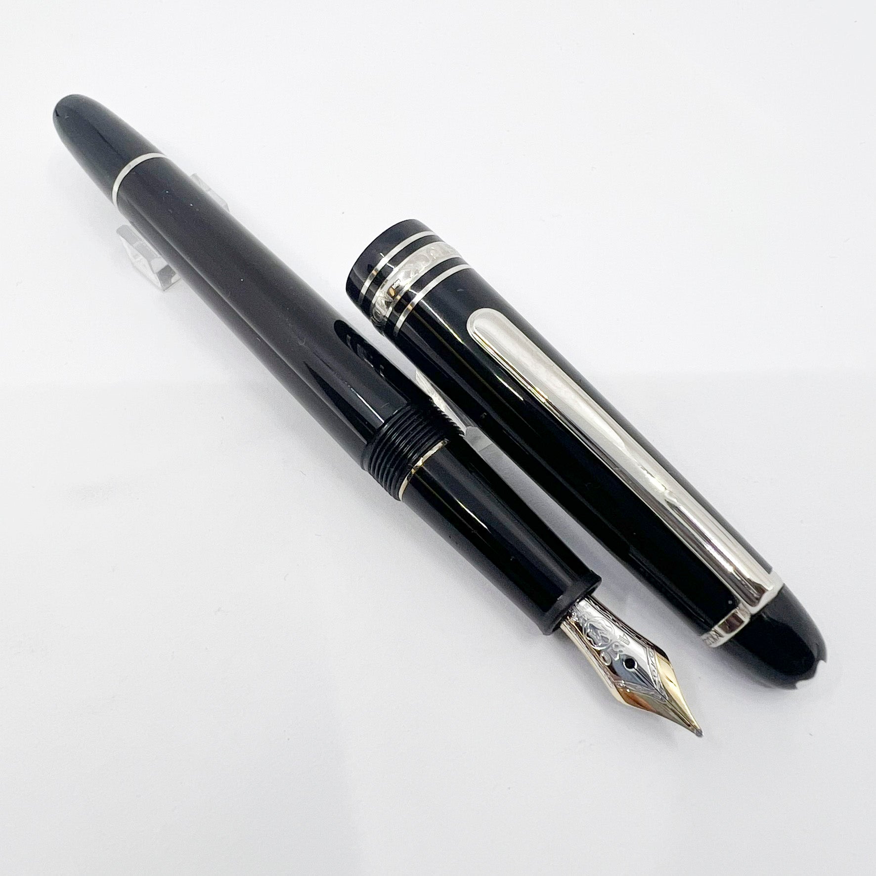 Montblanc P145 Classique Platinum Plated Trim Fountain Pen