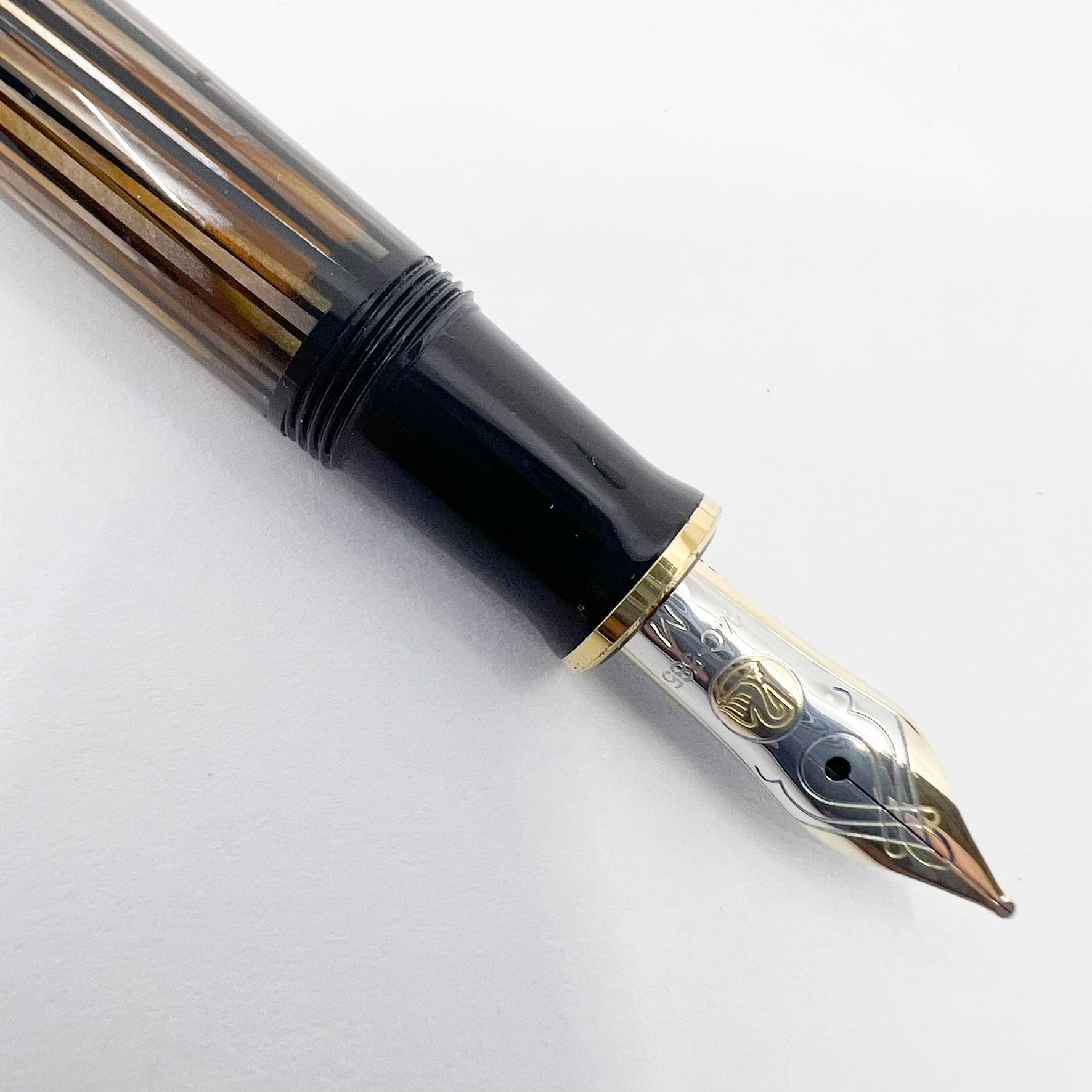 Pelikan M400 Tortoise Brown Fountain Pen - Medium 14kt Gold Nib