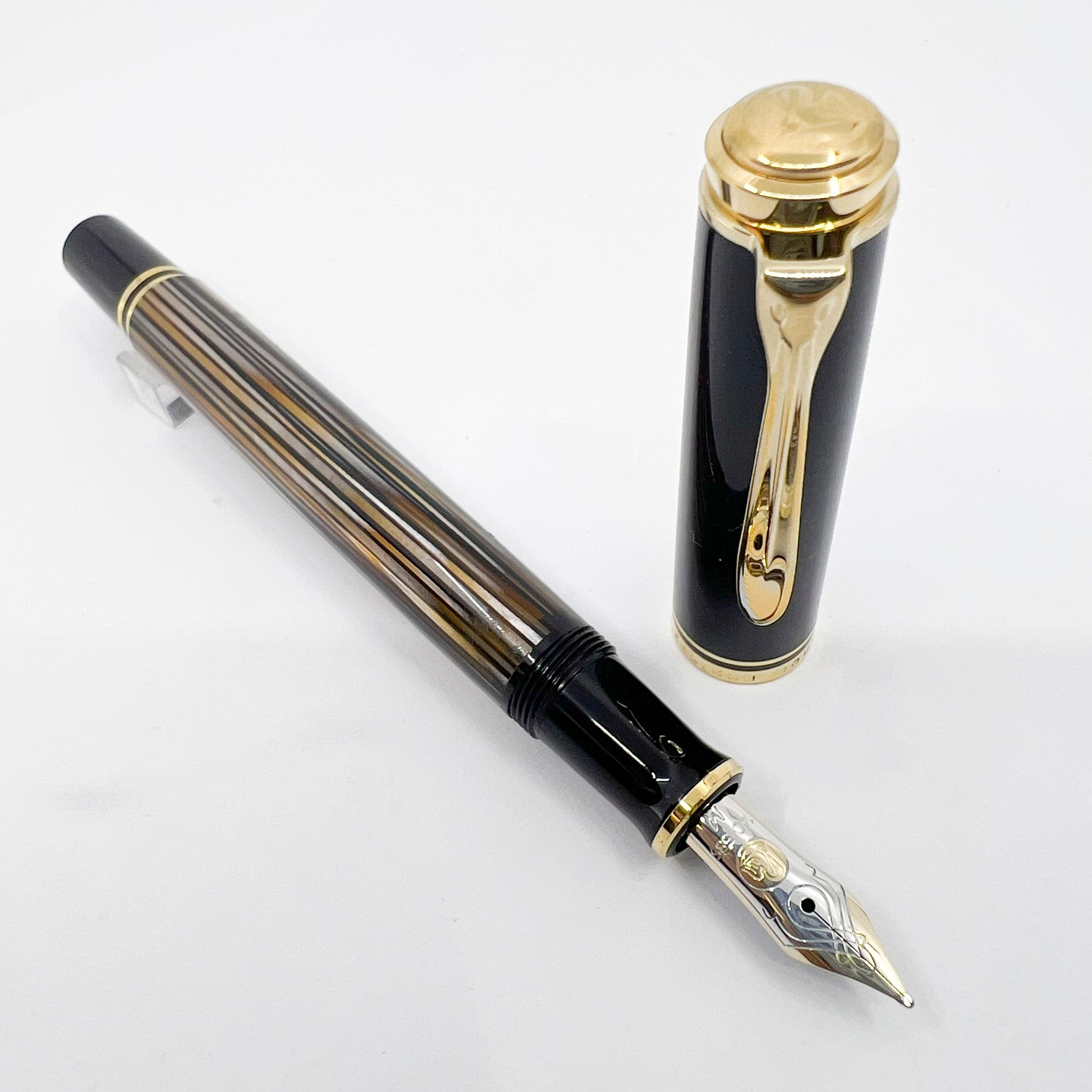 Pelikan M400 Tortoise Brown Fountain Pen - Medium 14kt Gold Nib