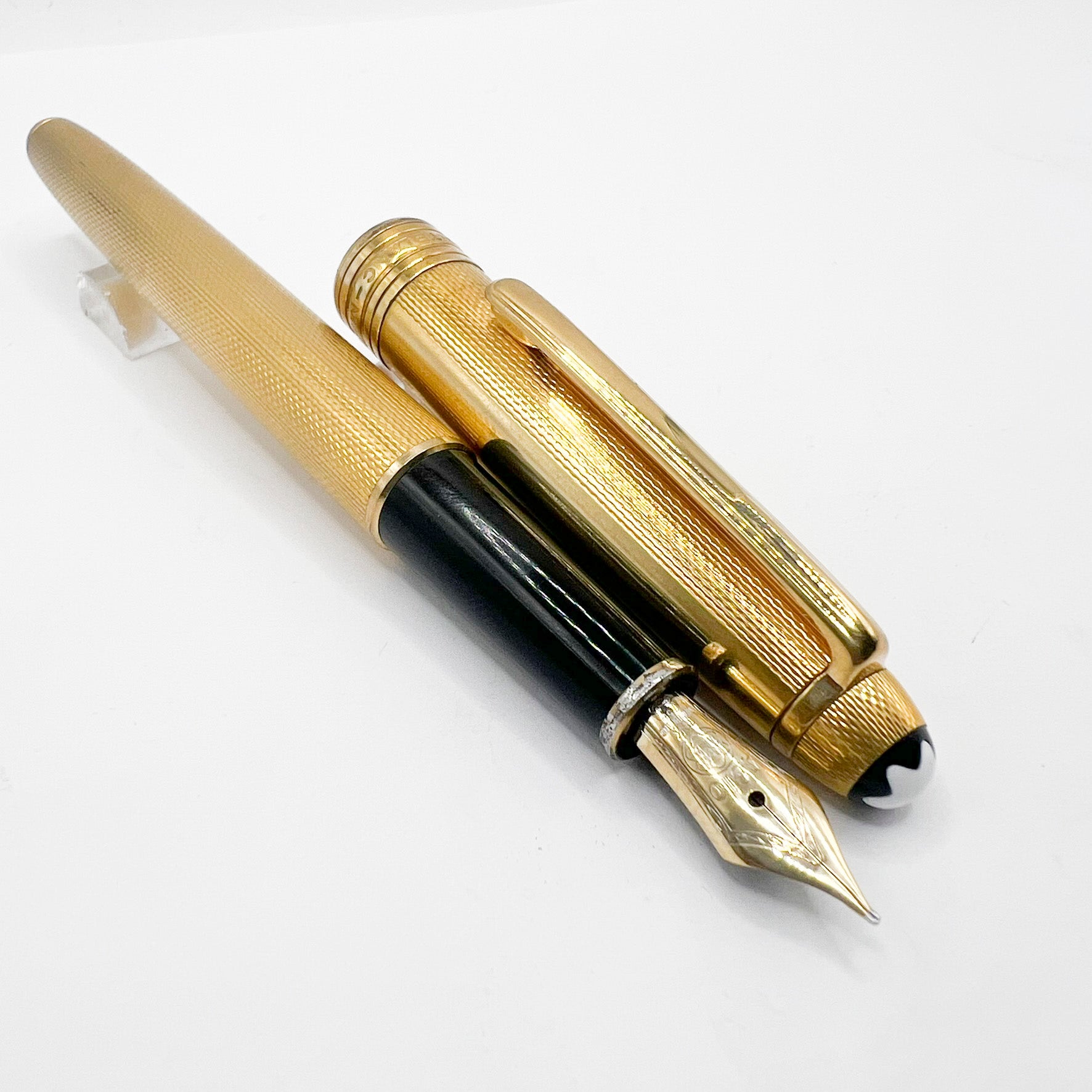 Montblanc Solitaire Gold Plated Barleycorn Classique #144 Fountain