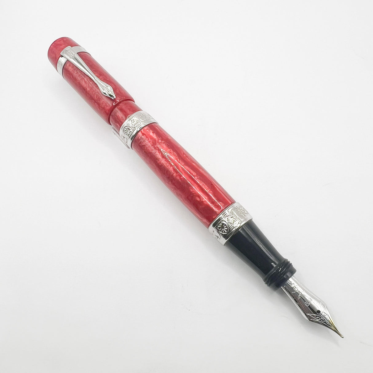 Ancora (Italy) Striated Lustrous Red  Perla Fountain Pen - Flexible Medium 18kt Gold Nib