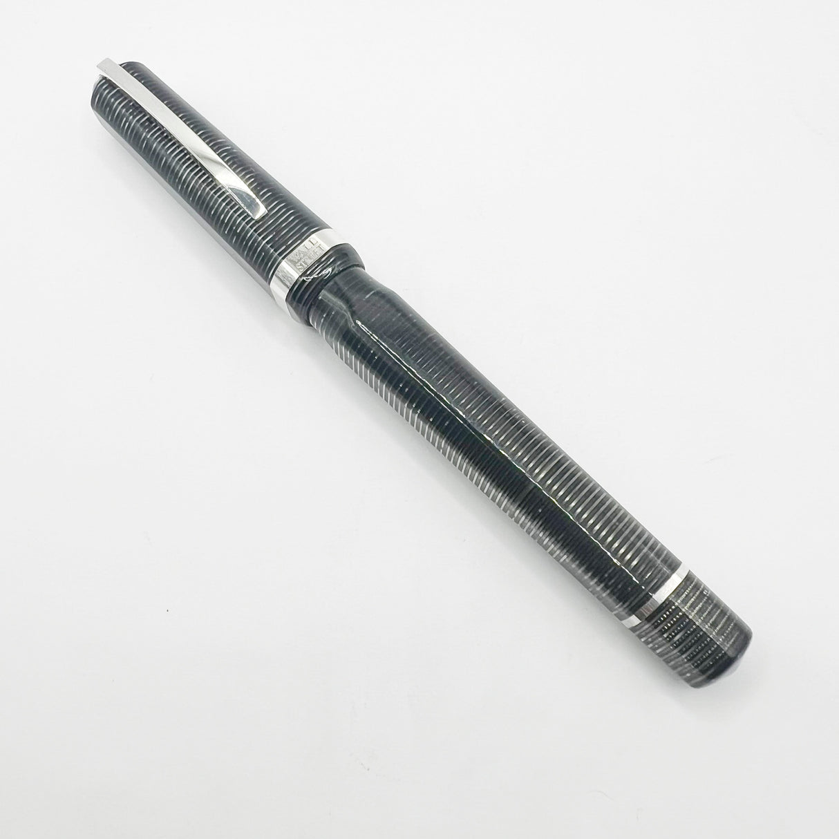 Visconti Oversized Wall Street Limited Edition Glittering Silver Gray Striped Celluloid Fountain Pen - Medium 18kt Gold Nib