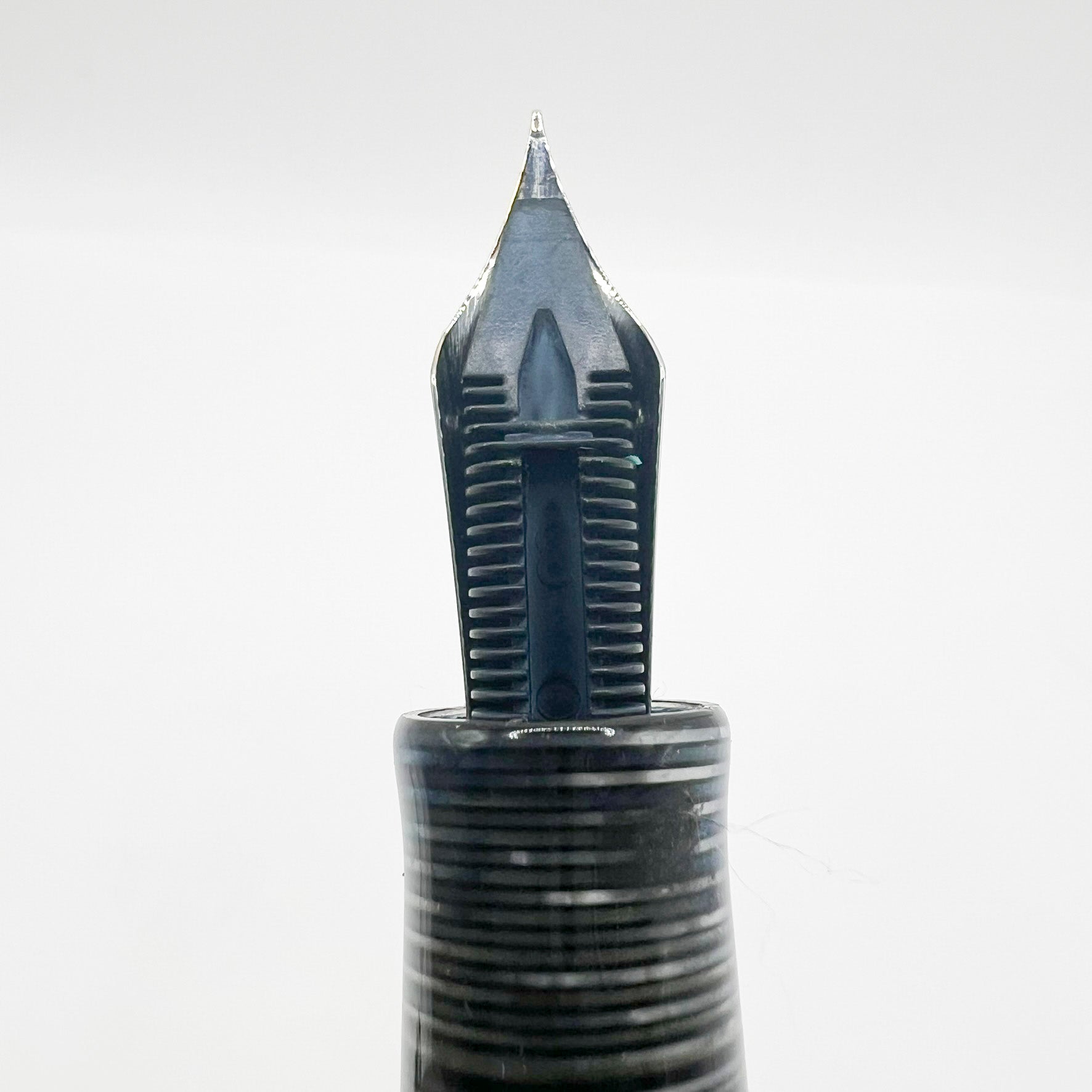 Visconti Oversized Wall Street Limited Edition Glittering Silver