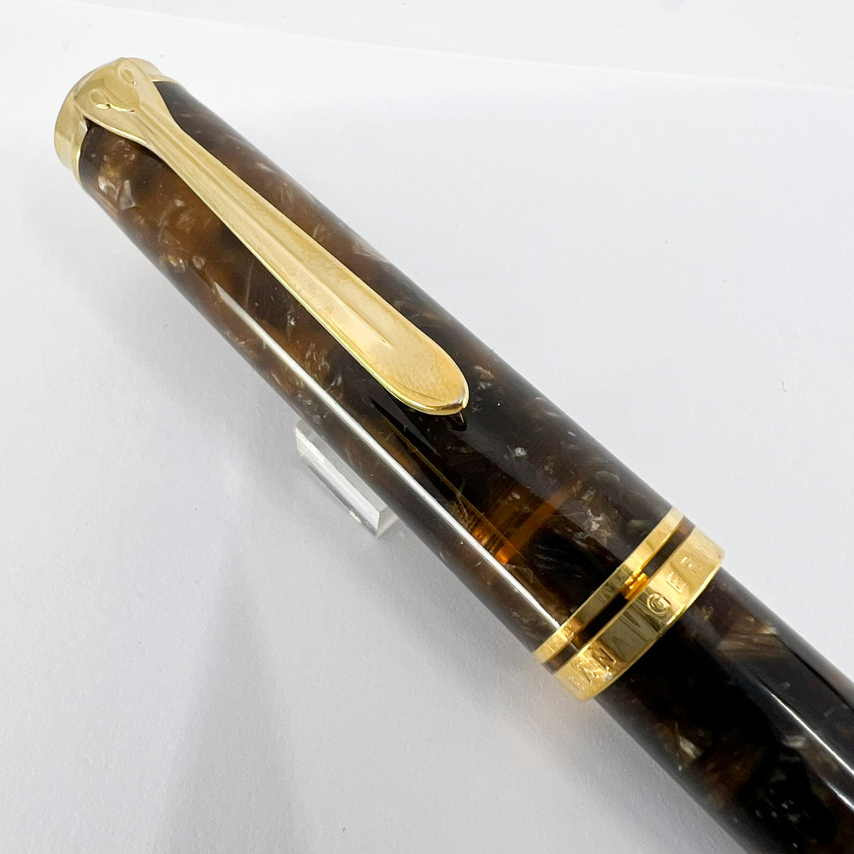 Pelikan M800 Renaissance Brown Marble Fountain Pen - Medium 18kt Gold Nib