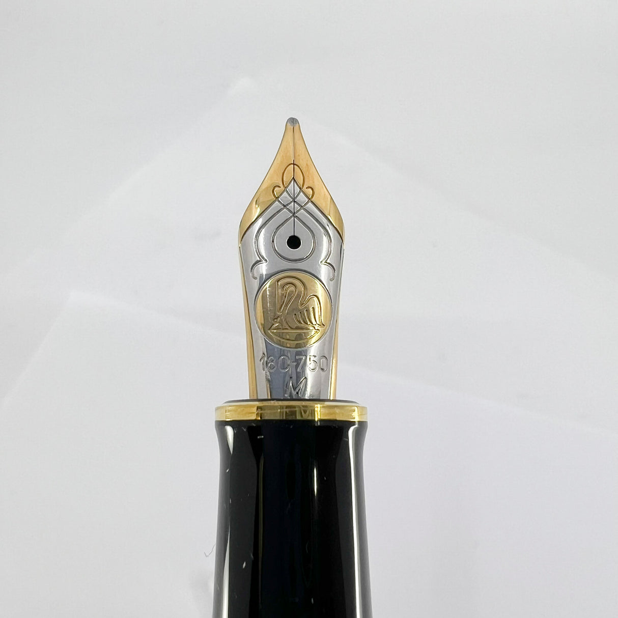Pelikan M800 Renaissance Brown Marble Fountain Pen - Medium 18kt Gold Nib