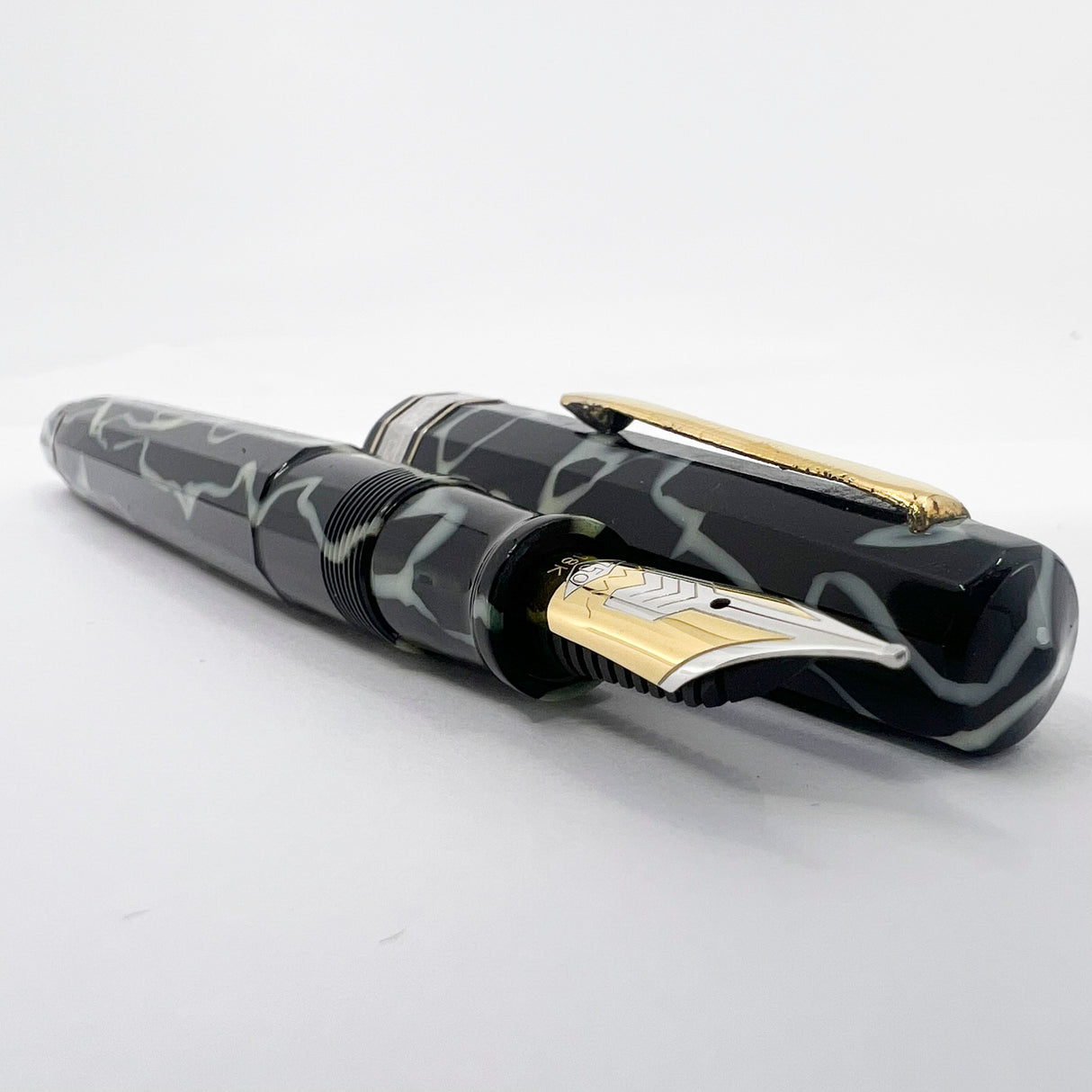 OMAS Paragon Galileo Black & Pearl  Marbled Celluloid Limited Edition Fountain Pen - Medium 18kt Gold Nib