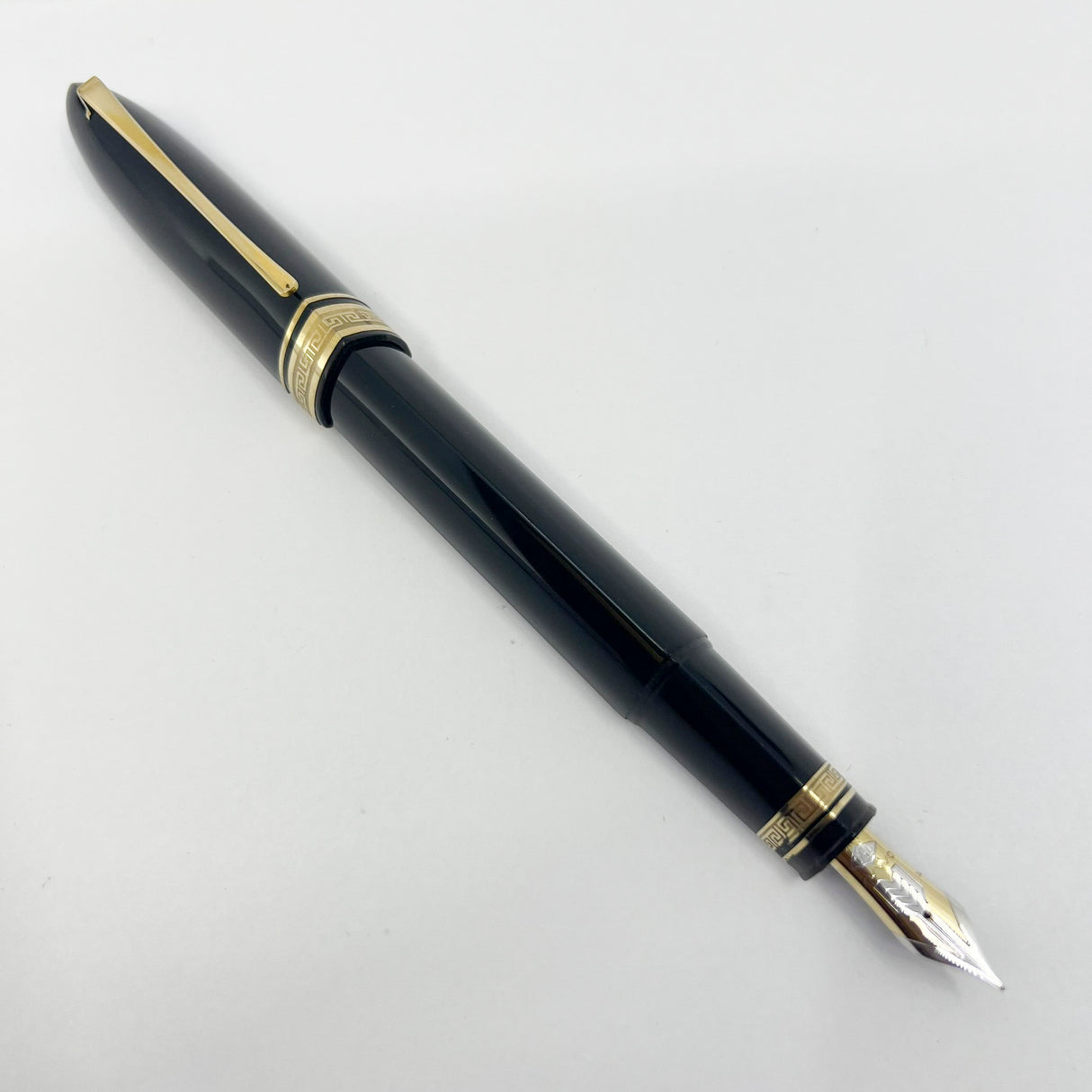 OMAS ORIGINAL #360 - LARGEST SIZE - Dark Blue/Black #360 Oversized Triangulated Fountain Pen - Fine 18kt Gold  Nib