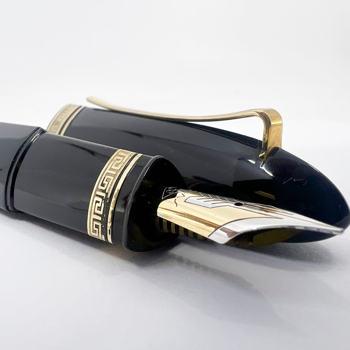 OMAS ORIGINAL #360 - LARGEST SIZE - Dark Blue/Black #360 Oversized Triangulated Fountain Pen - Fine 18kt Gold  Nib