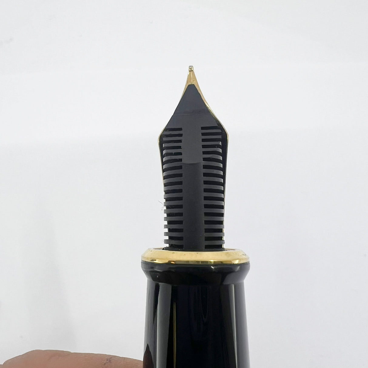 Wahl Eversharp Woodgrain Ebonite Decoband Oversized  Fountain Pen -  Medium #8 Size 14kt Gold Nib