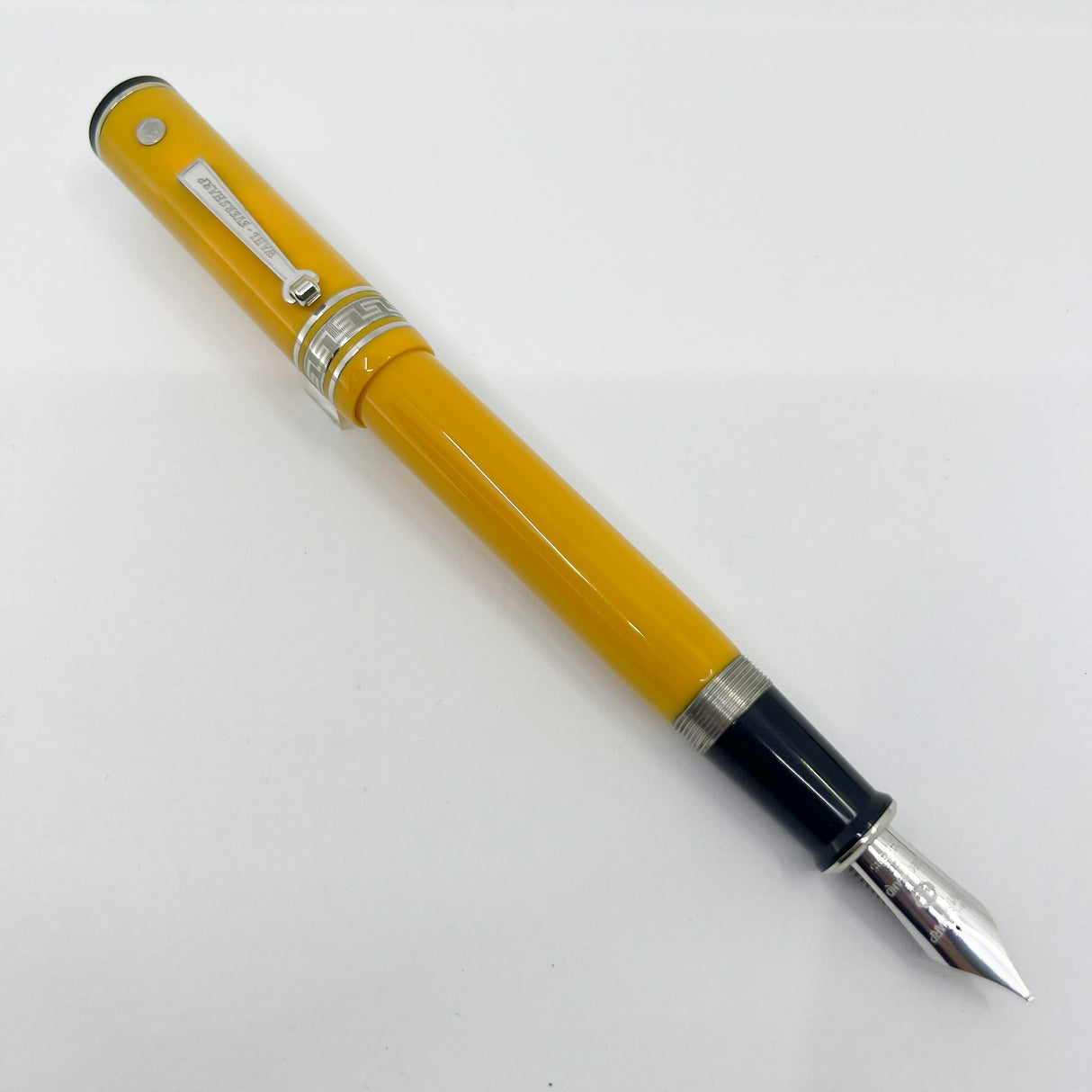 Wahl Eversharp Yellow Decoband Oversized  Fountain Pen -  Medium #8 Size 14kt Gold Nib