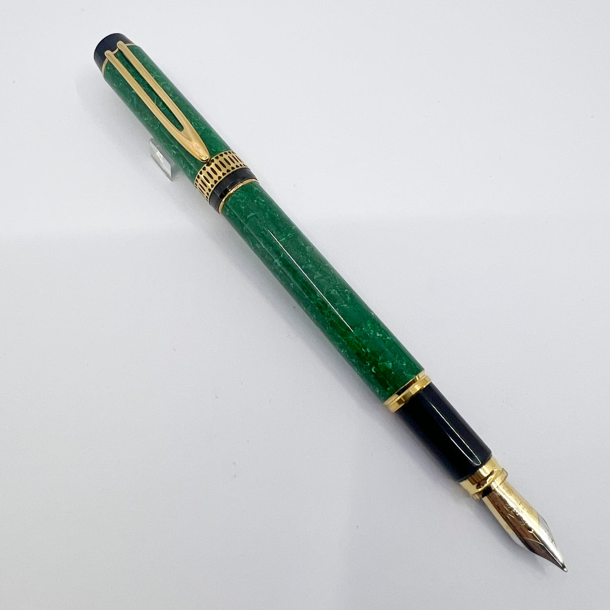 Waterman Patrician Green Marble Lacquer Fountain Pen- Medium 18kt Gold  Nib