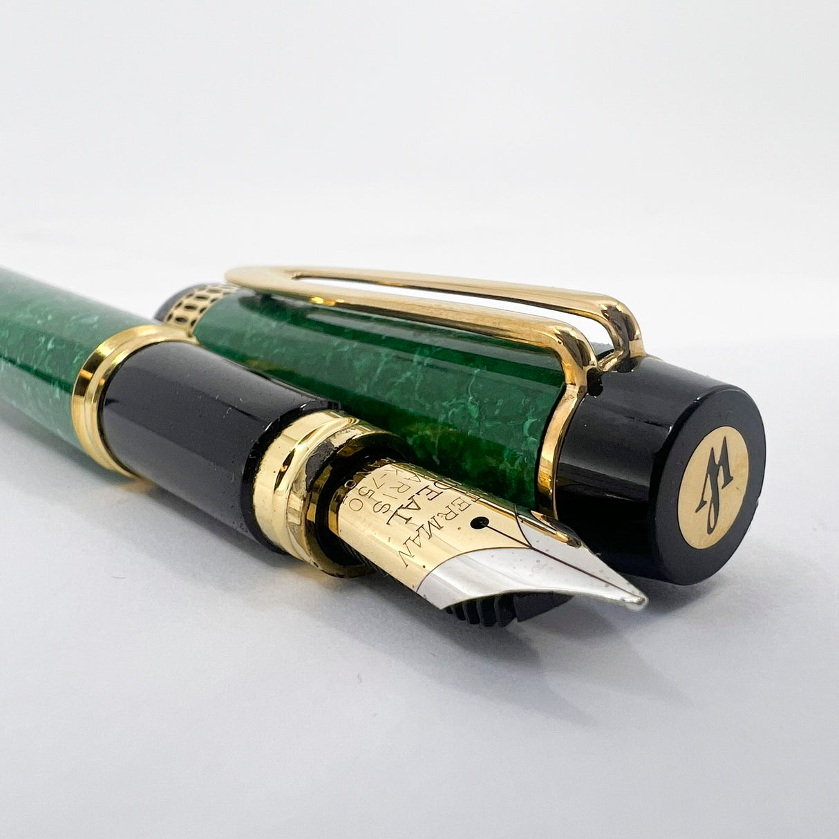 Waterman Patrician Green Marble Lacquer Fountain Pen- Medium 18kt Gold  Nib