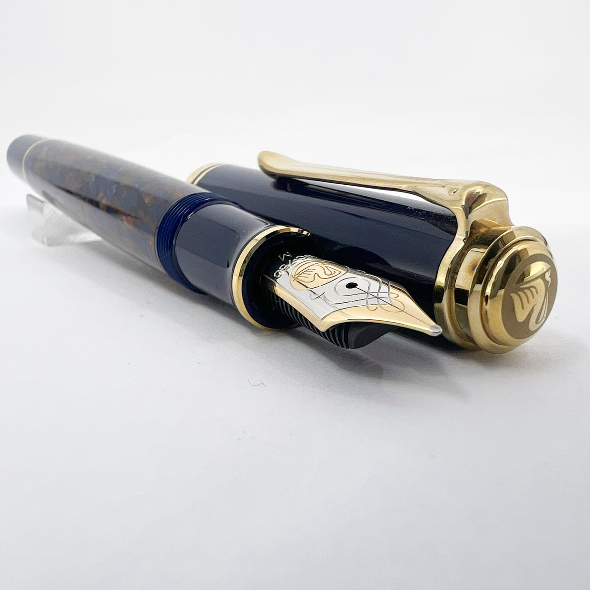 Pelikan M800 Stone Garden Fountain Pen - Medium 18kt Gold Nib