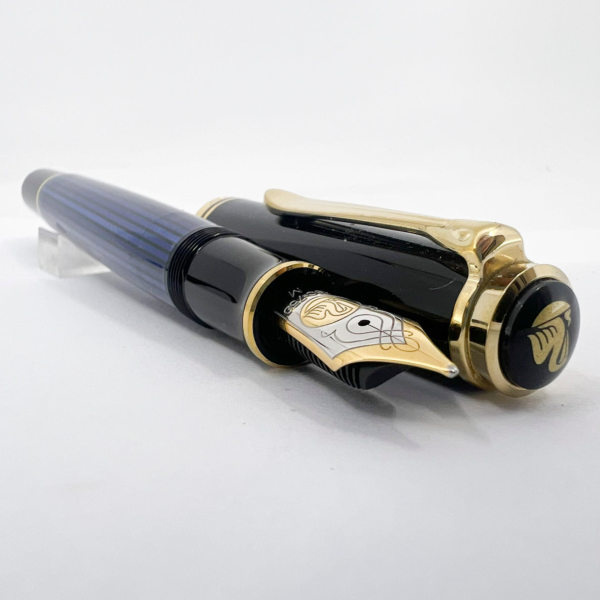 Pelikan M800 Black Cap/Blue Striped Barrel Fountain Pen - Medium 18kt Gold Nib