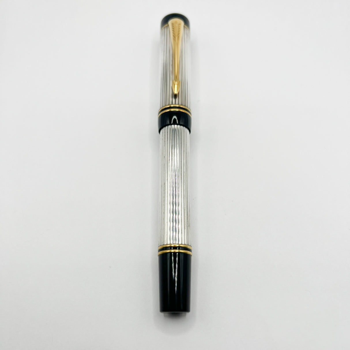 Parker Duofold Centennial (Largest Size)  Sterling Silver Fountain Pen - Medium  18kt Gold Nib