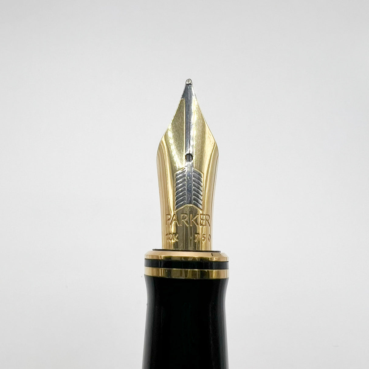 Parker Duofold Centennial (Largest Size)  Sterling Silver Fountain Pen - Medium  18kt Gold Nib