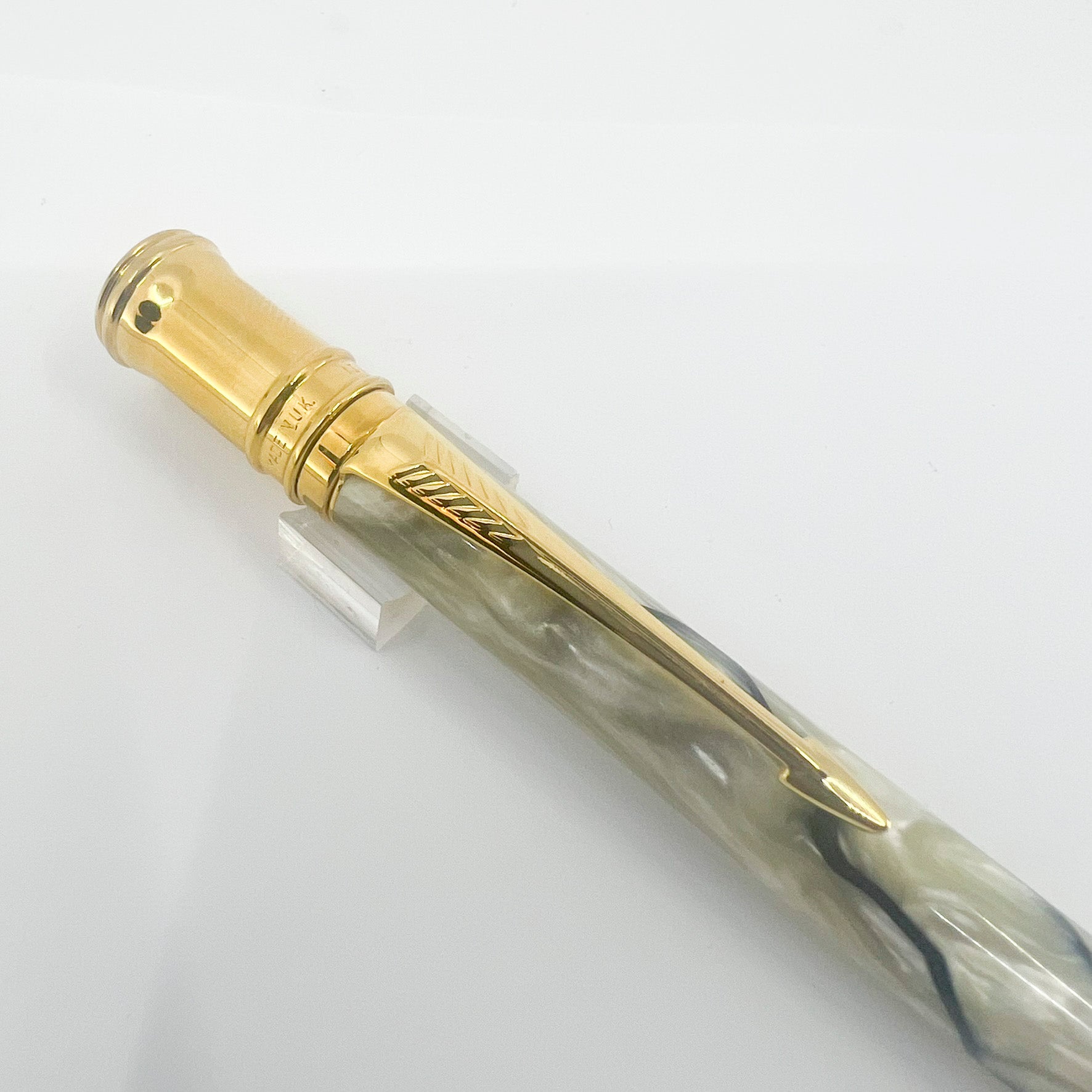Parker Duofold Lustrous Pearl & Black Ballpoint Pen – Fountain Pen