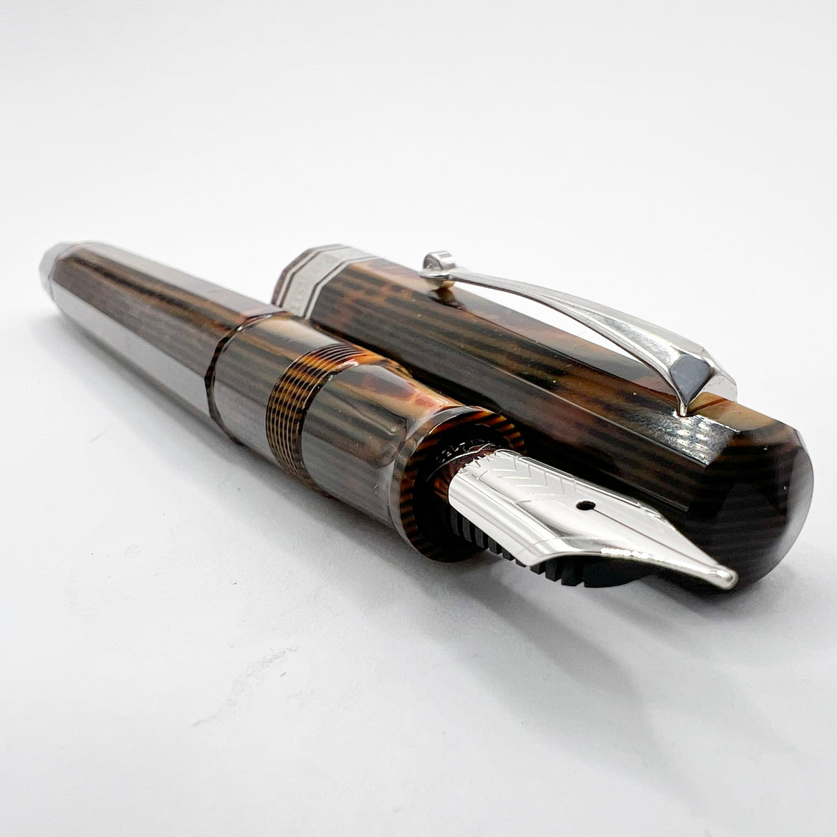 OMAS Original Style Arte Italiana Arco Bronze Celluloid Paragon Fountain Pen (Circa 2000) - High Tech Trim - Fine 18kt Gold Nib