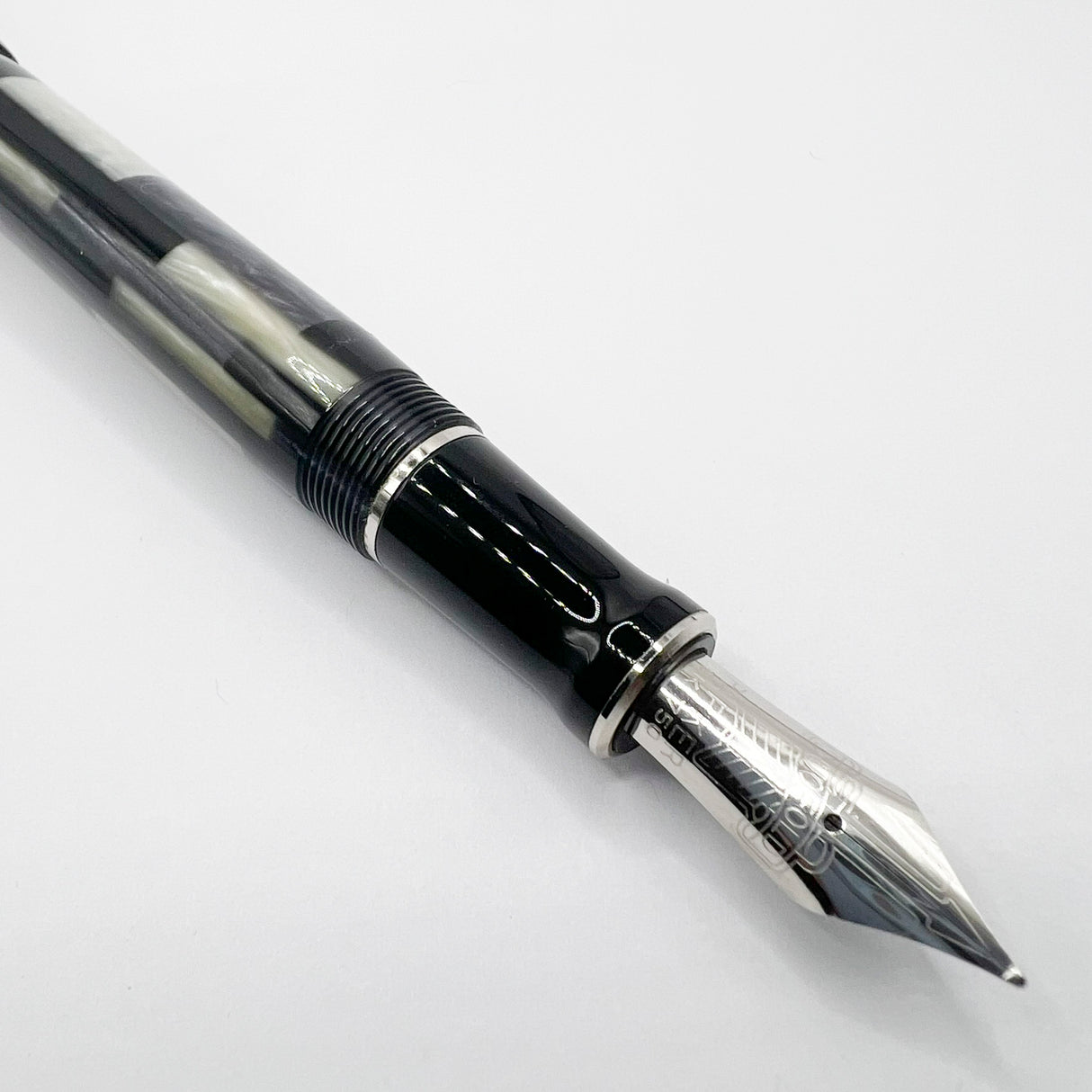 Parker Duofold Black Mosaic Centennial(Largest) Fountain Pen - Medium 18kt Gold Nib