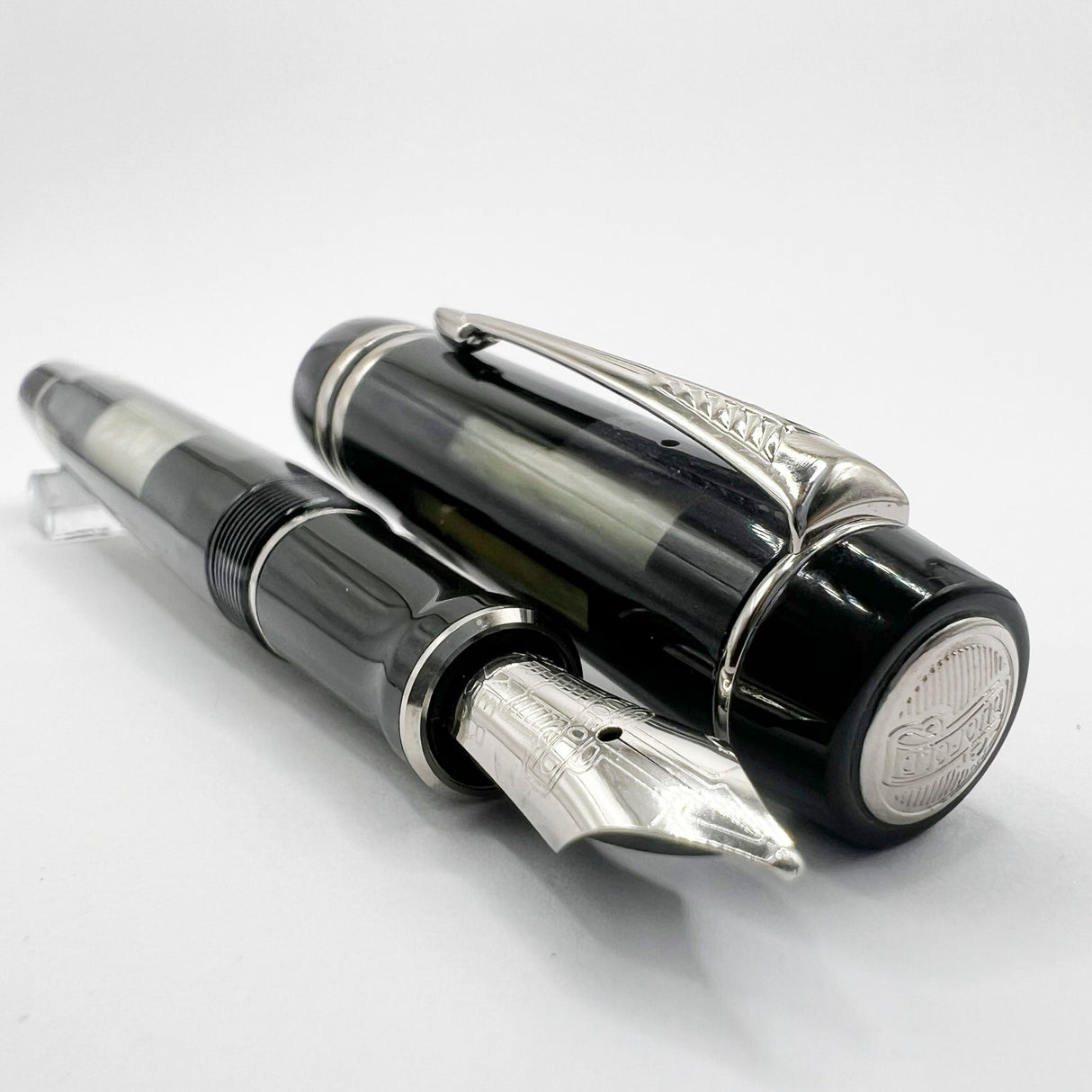 Parker Duofold Black Mosaic International Fountain Pen - Medium 18kt Gold Nib