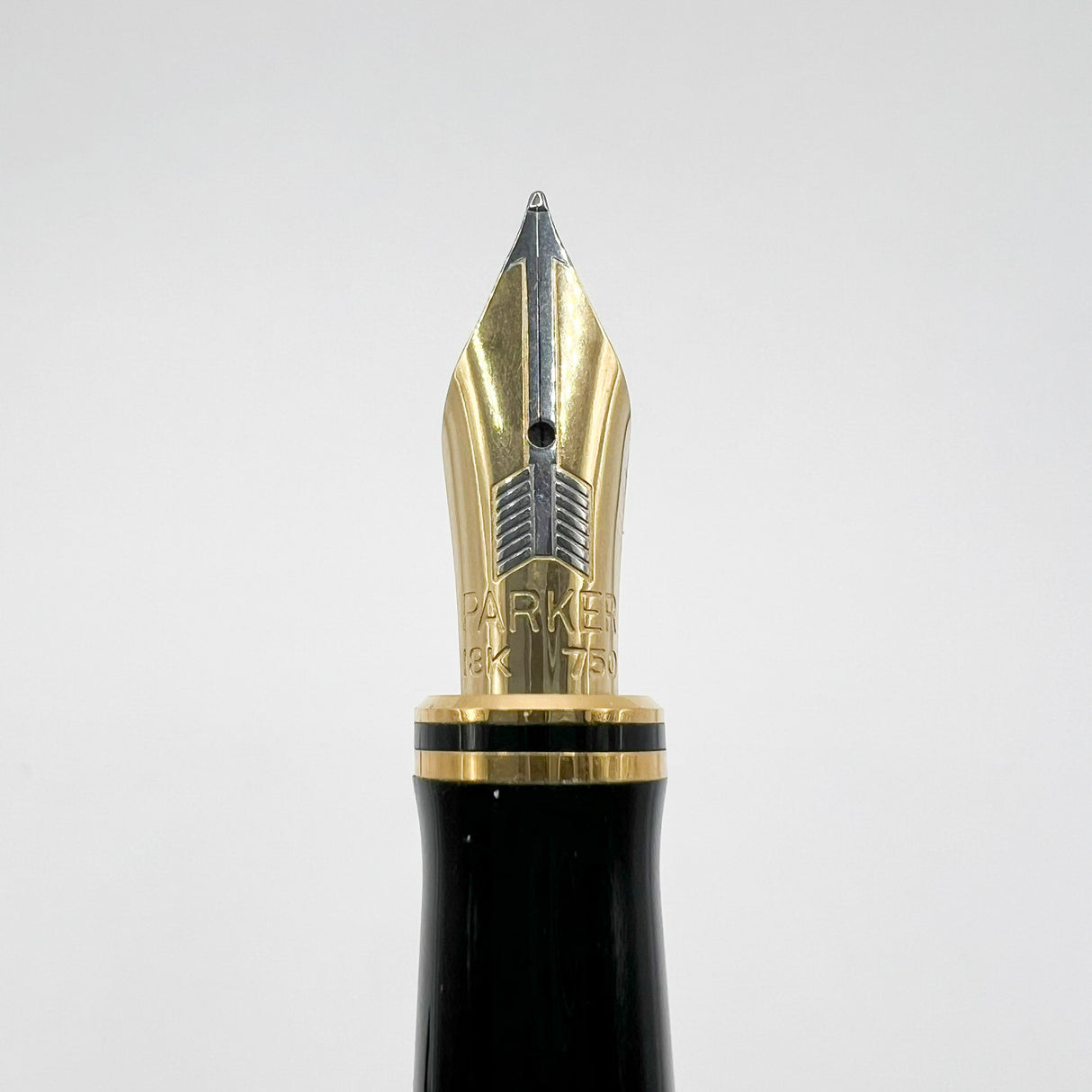 Parker Duofold International  Lustrous Pearl & Black Fountain Pen - Fine 18kt Gold Nib