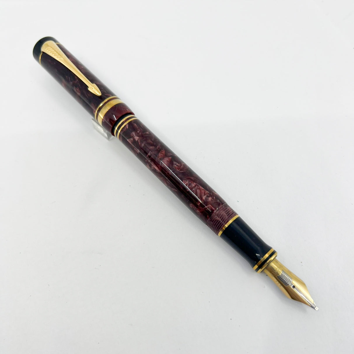 Parker Centennial (Largest Size) Marbled Maroon Duofold Fountain Pen (Circa 1991) -  Medium 18kt Gold Nib