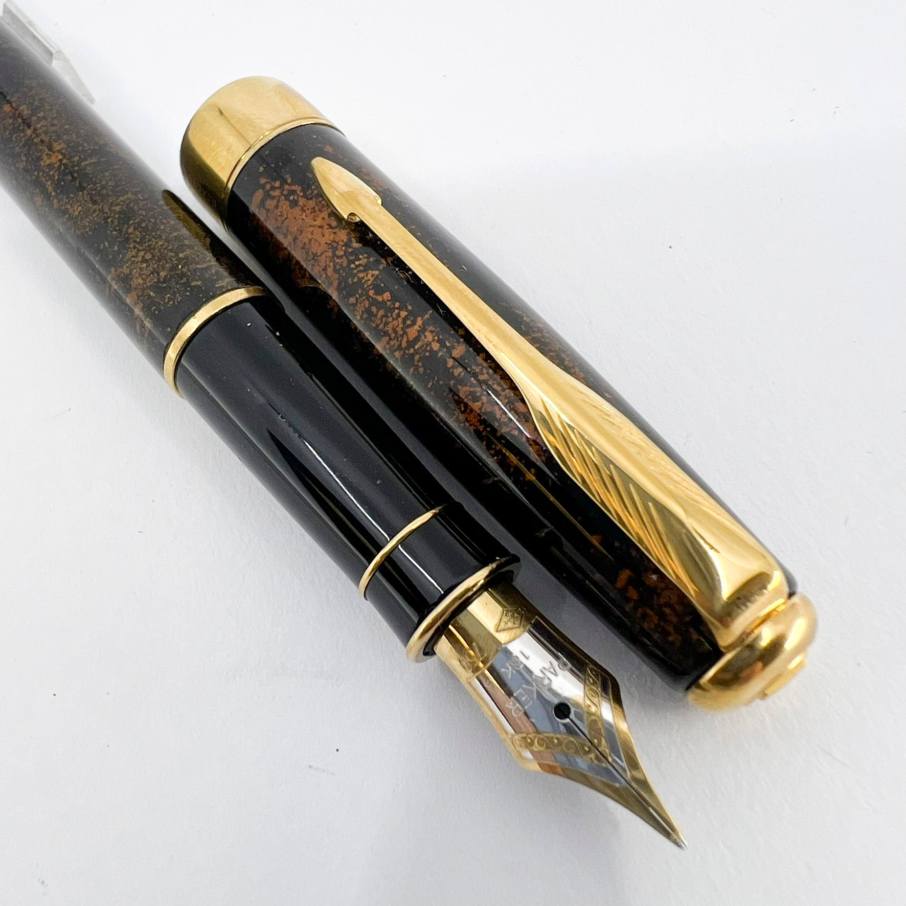 Parker Sonnet Chinese Laque Vision Fonce/Dark Brown & Gold Flecks