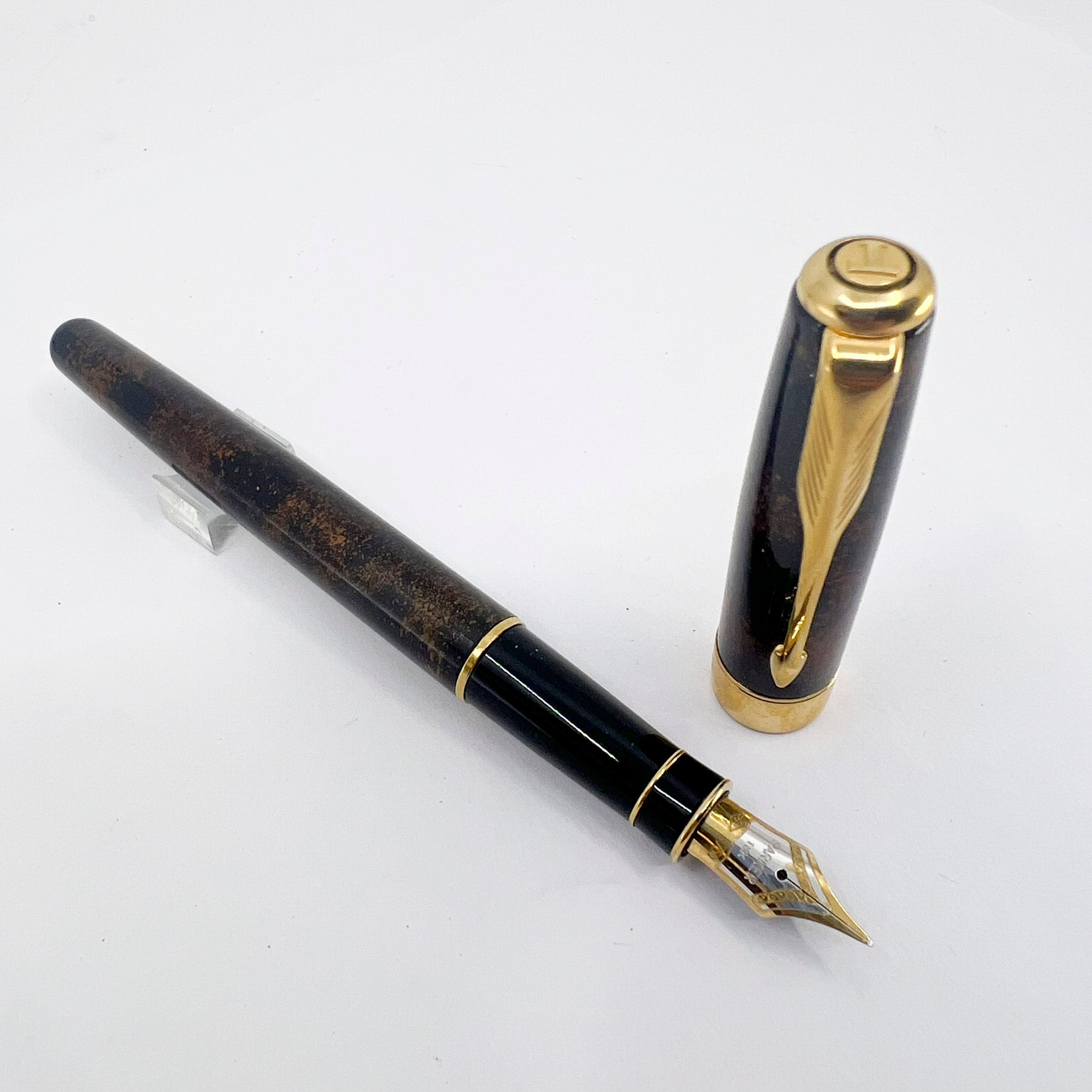 Parker Sonnet Chinese Laque Vision Fonce/Dark Brown & Gold Flecks