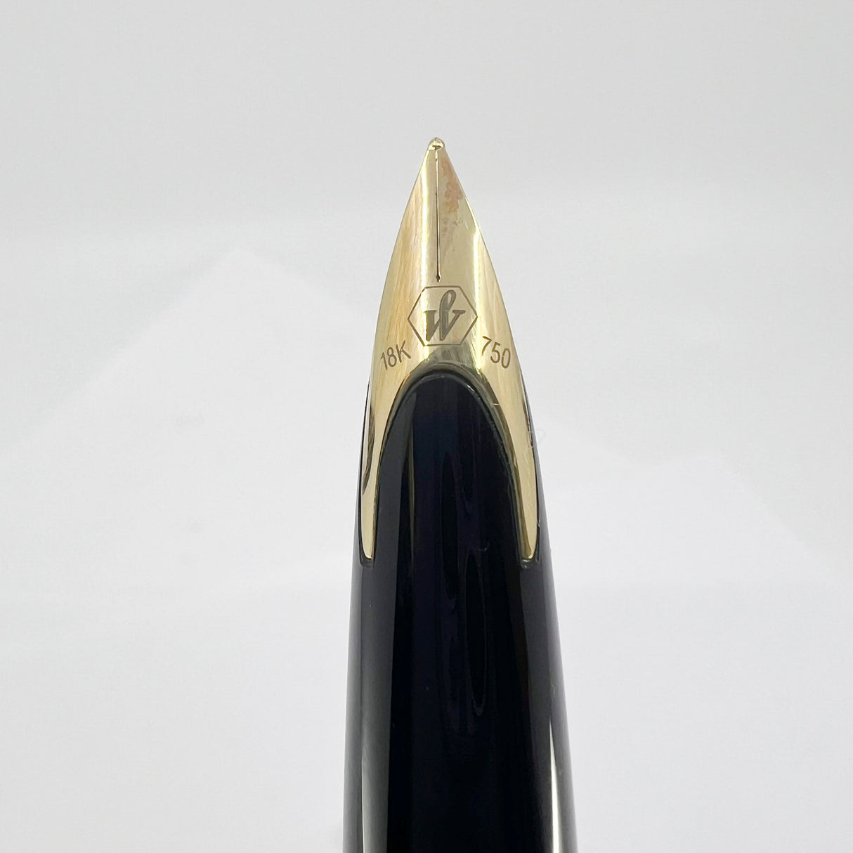 Waterman Carene  Deluxe Gold-Plated Cap/Green Lacquer Barrel Fountain Pen - Fine 18kt Gold Nib