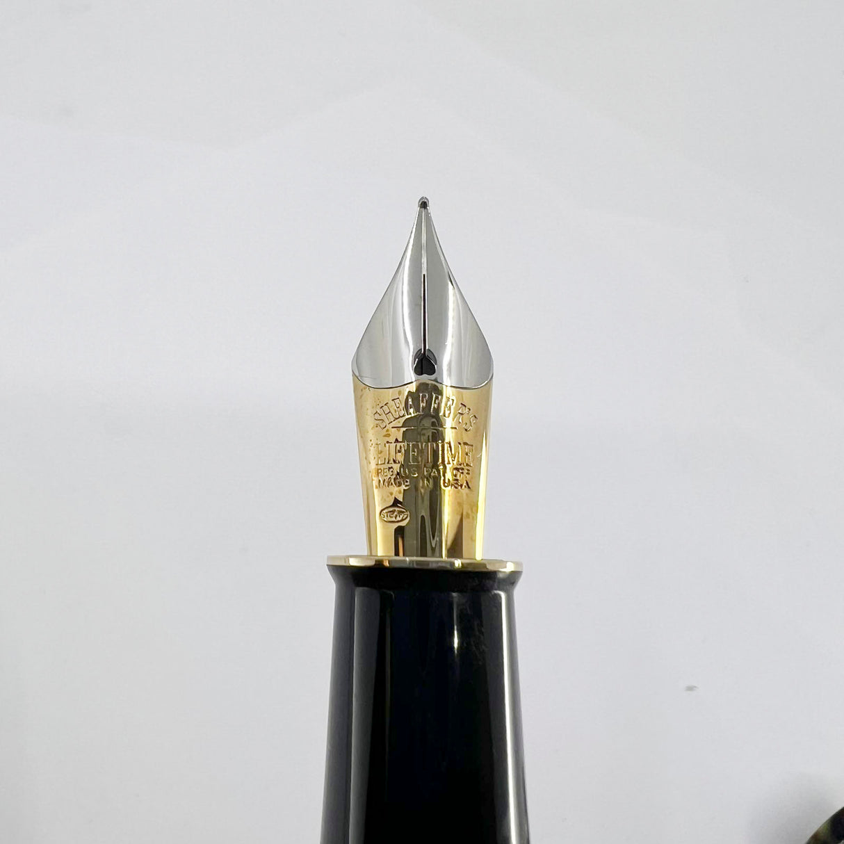 Sheaffer Balance Limited Edition Fountain Pen - Medium 18kt Gold Nib
