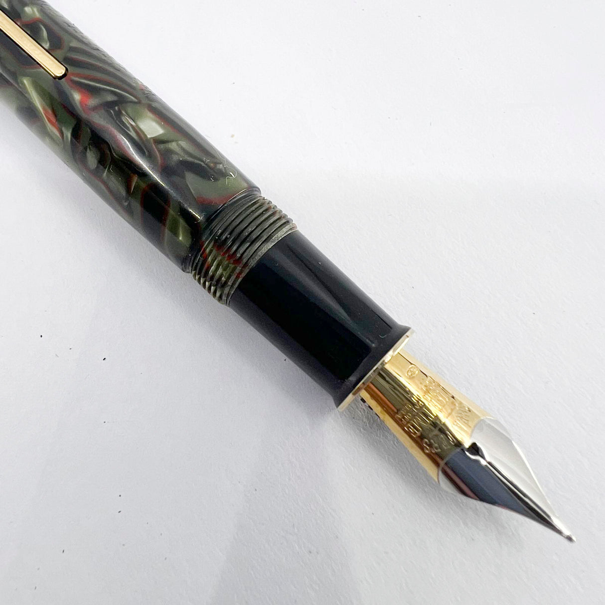 Sheaffer Balance Limited Edition Fountain Pen - Medium 18kt Gold Nib