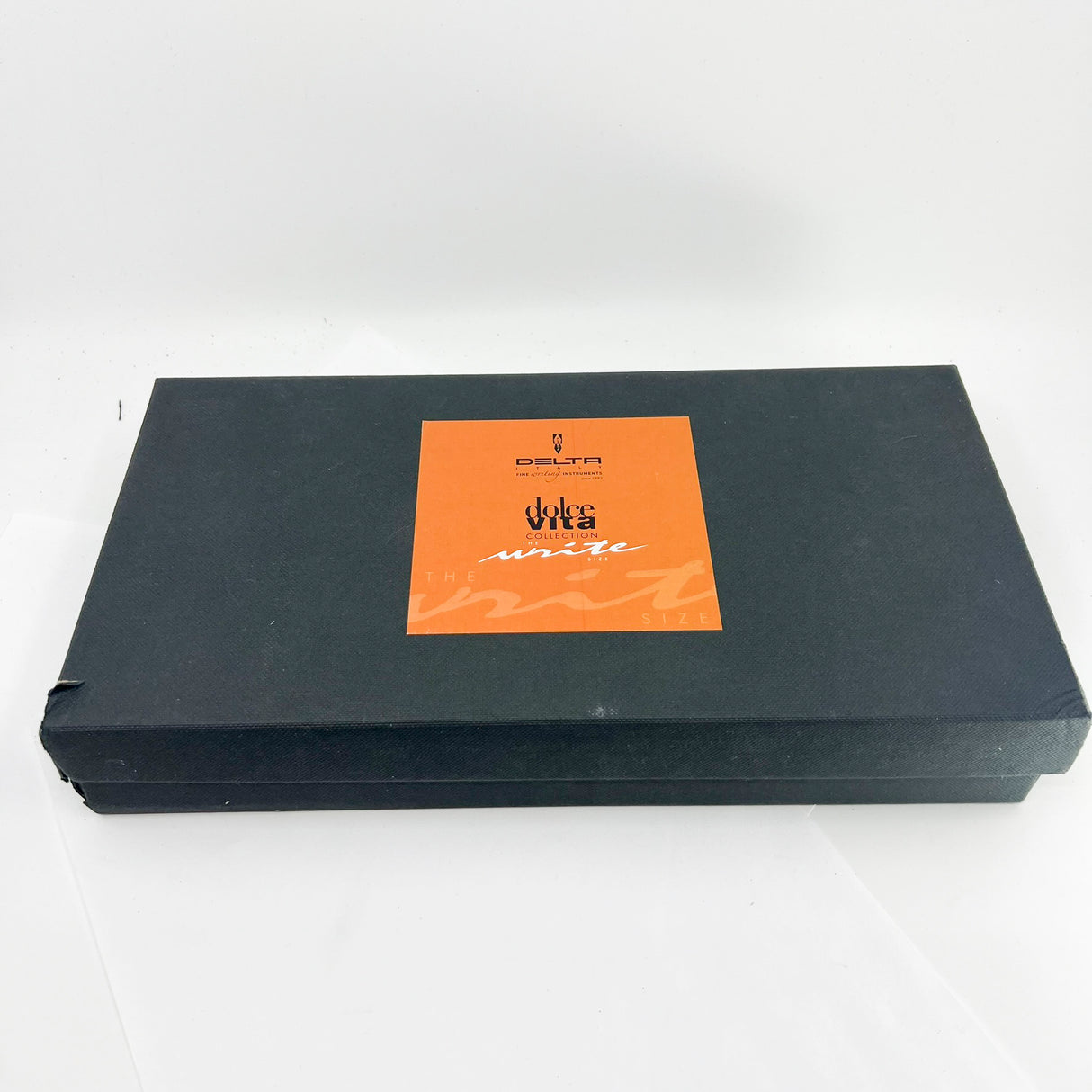 Delta  DolceVita Mid-size, Piston Fill .925 Sterling Silver Trim Fountain Pen -  Medium 14kt Gold Nib