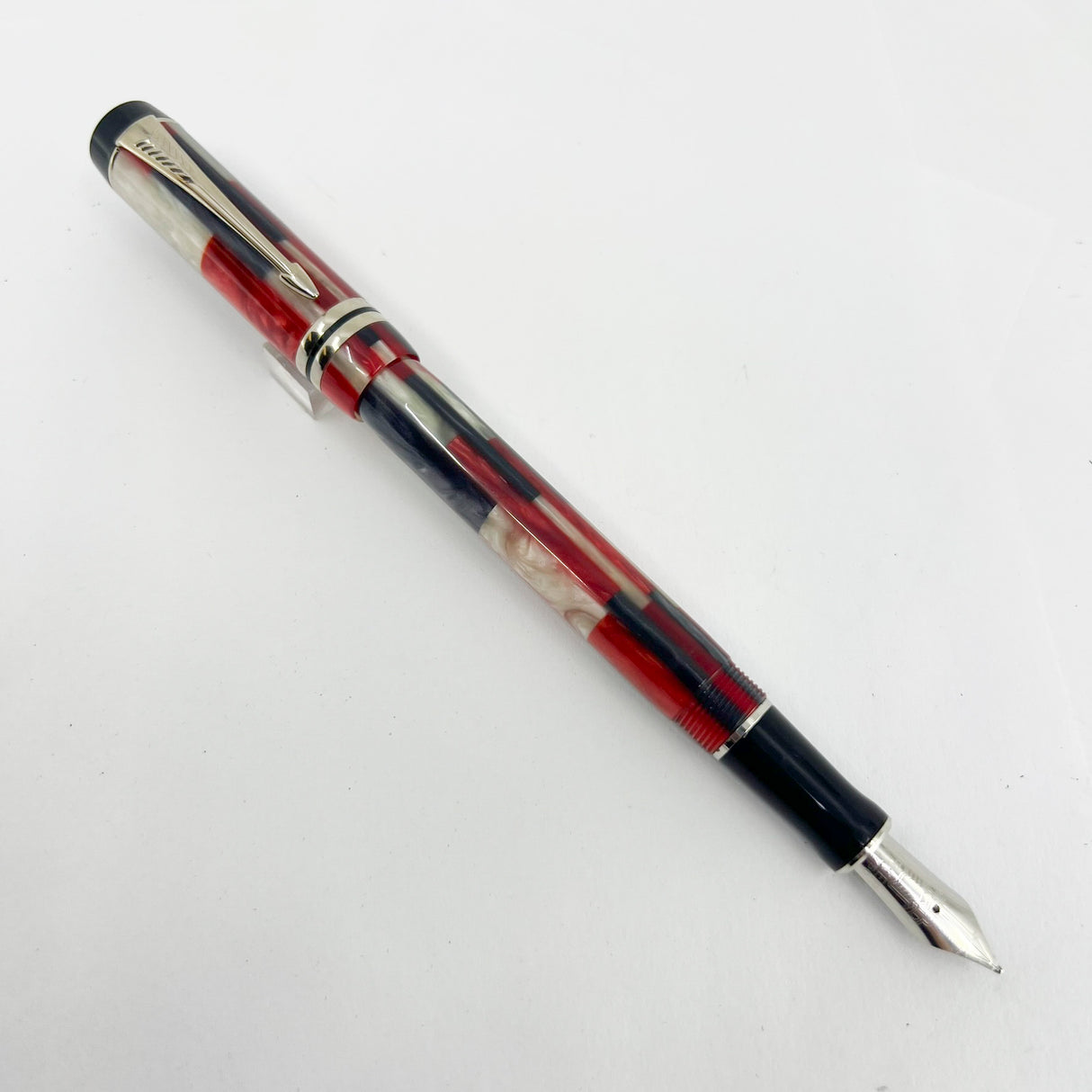 Parker Red Mosaic International Duofold Fountain Pen - Medium 18kt Gold Nib