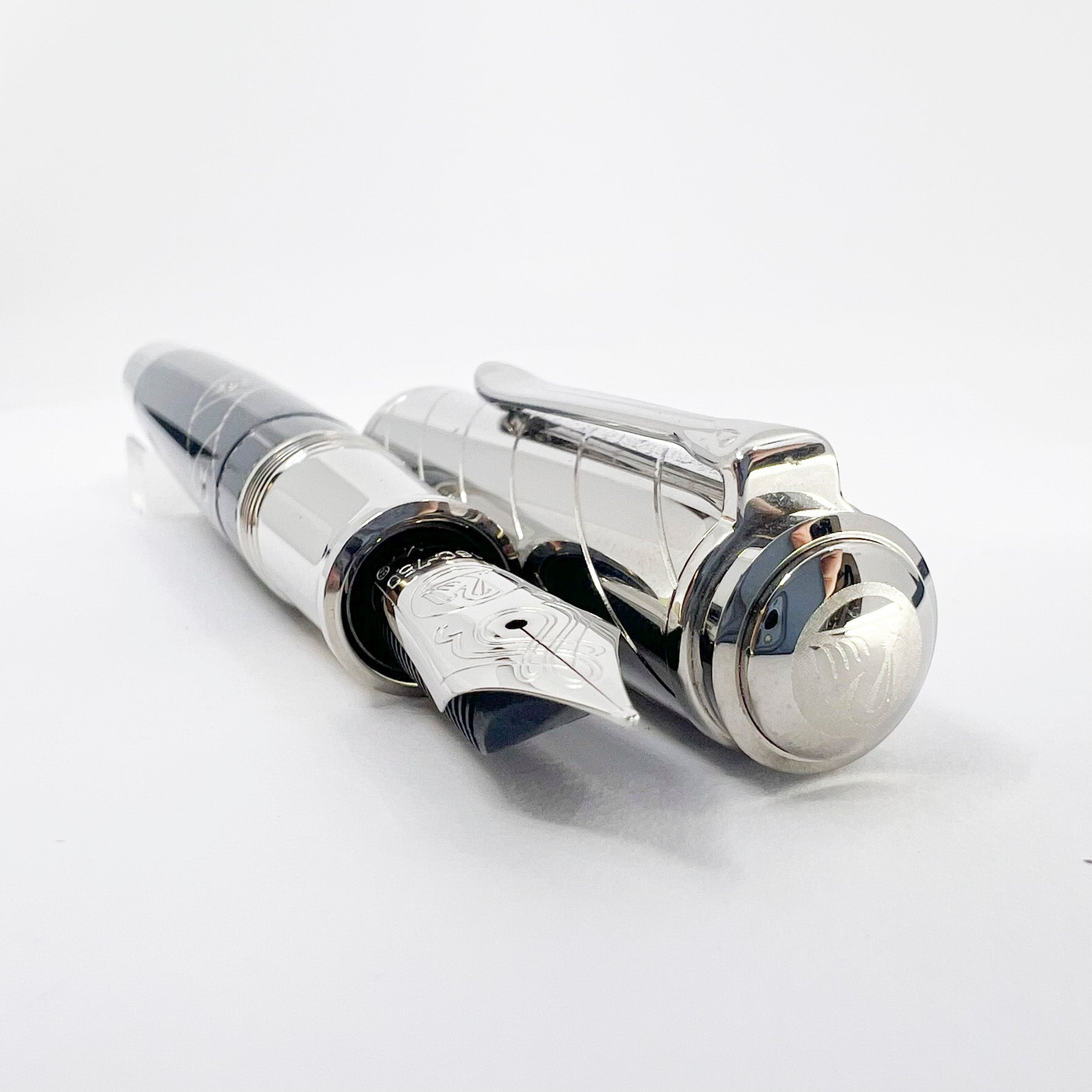 Pelikan Souveran M1005 Silver Screen Limited Edition Fountain Pen