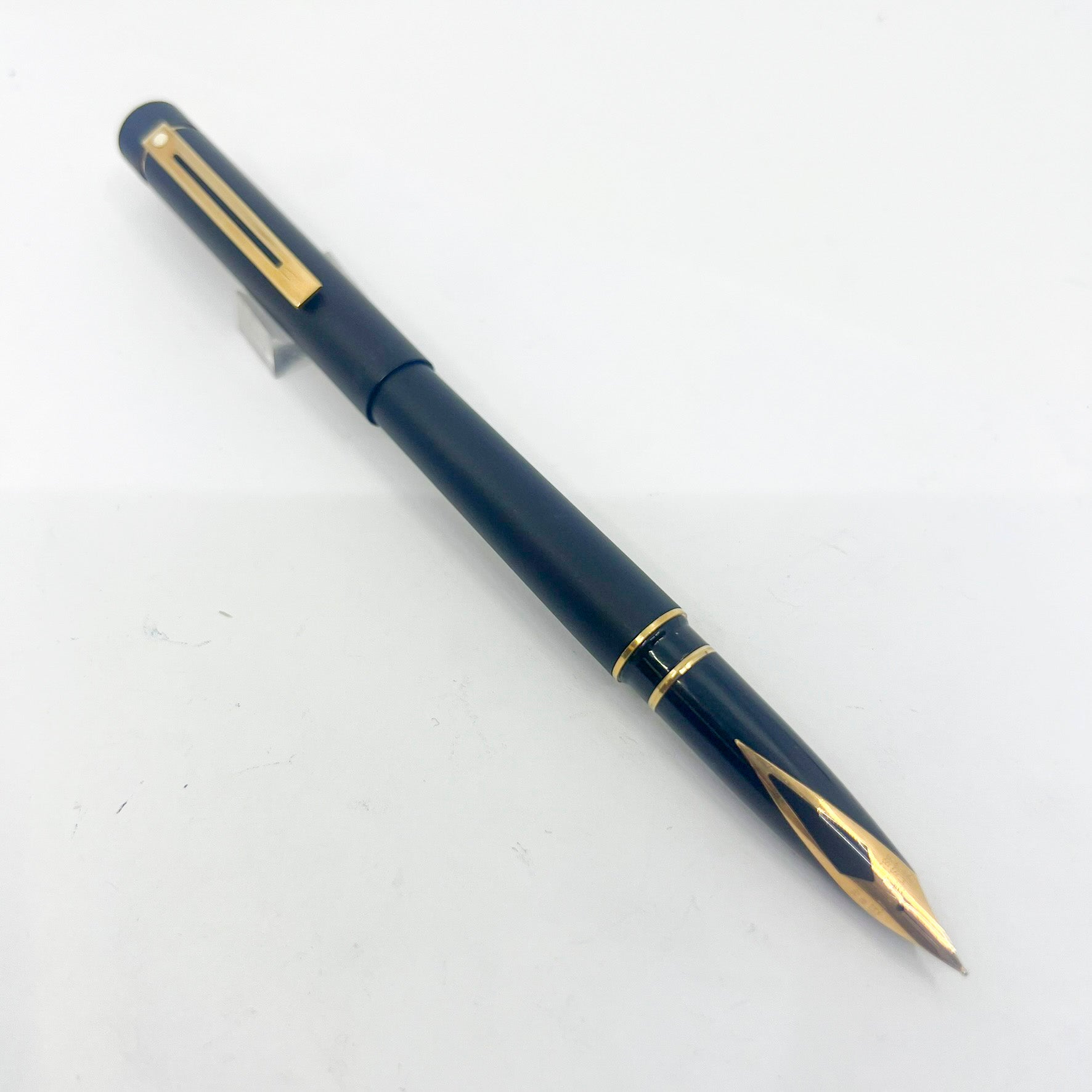 Sheaffer Full Size Targa Matte Black Fountain Pen - Medium 14kt