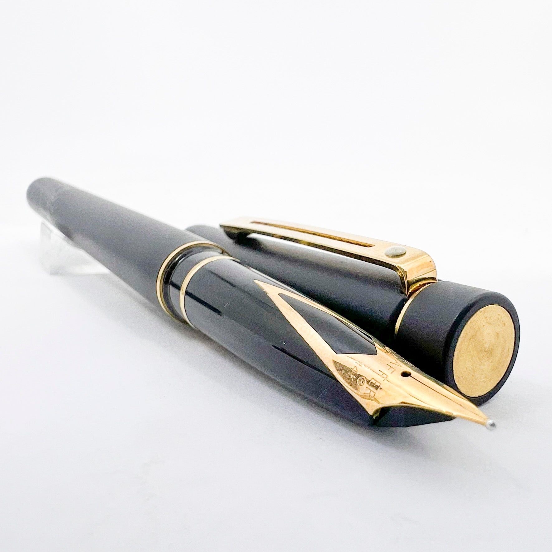 Sheaffer Full Size Targa Matte Black Fountain Pen - Medium 14kt