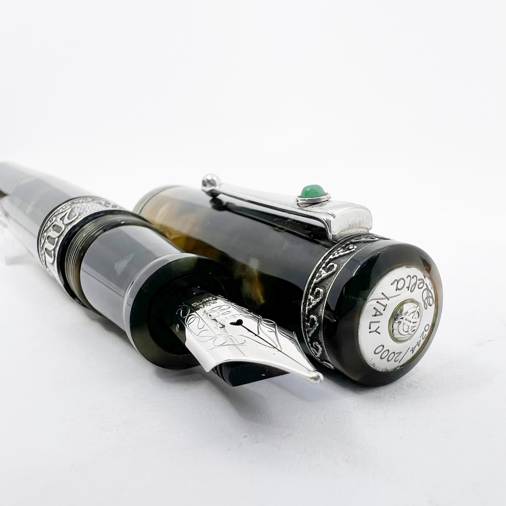 Delta Nazareth 2000 Limited Edition Fountain Pen - Broad 18kt Gold