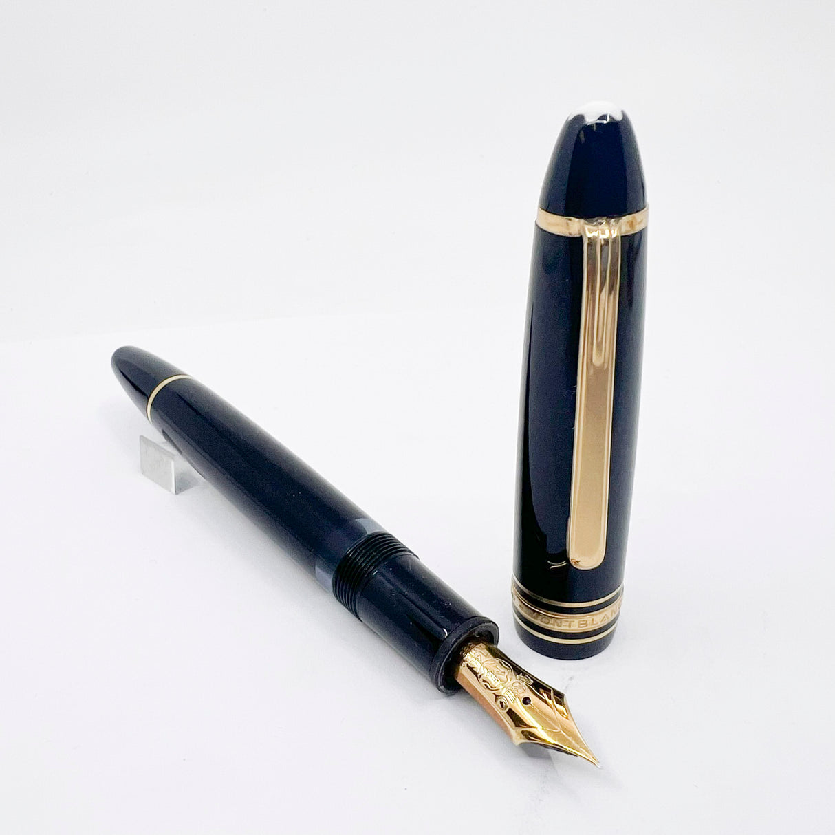 Montblanc #146 LeGrand Meisterstuck Black Resin Fountain Pen - Flexible Extra-Fine 14kt Gold Nib