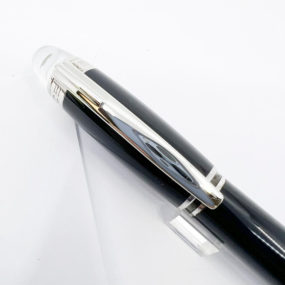 Montblanc Starwalker Black Resin Fountain Pen - Medium 14kt  Gold Nib
