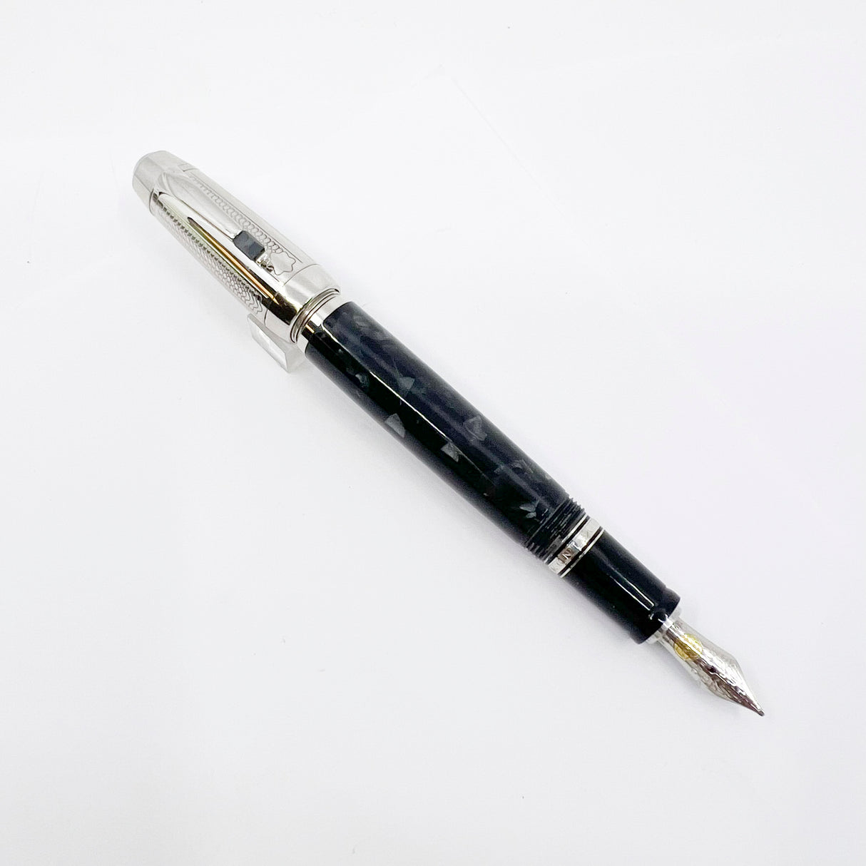 Montblanc Meisterstück Boheme Retractable Nib Soulmakers 100 Years LE 1906 Fountain Pen  - Medium 18kt Gold Nib