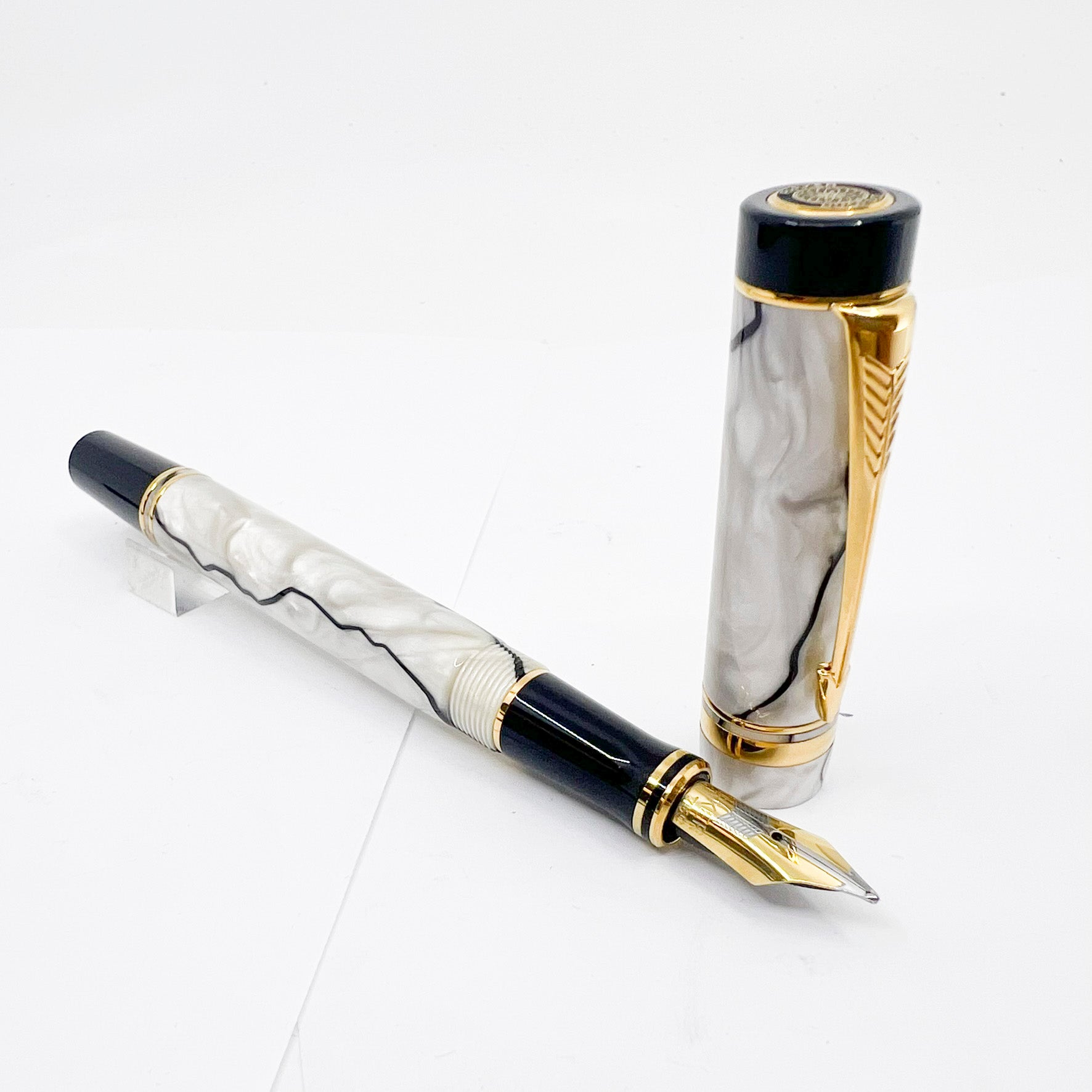 Parker Duofold International Lustrous Pearl & Black Fountain Pen